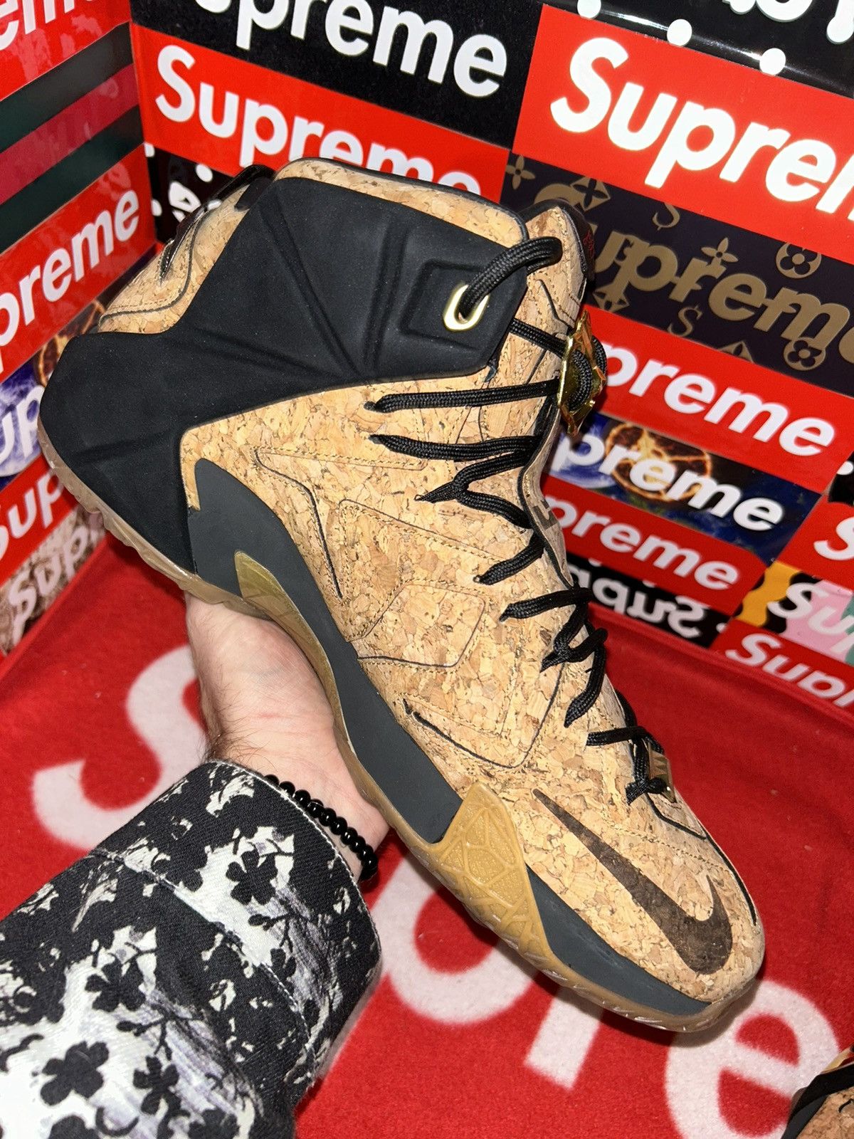 Nike Nike Lebron 12 EXT Cork 768829-100 13 w/ NEW MATCHING SOCKS Size US 13 / EU 46 - 10 Thumbnail