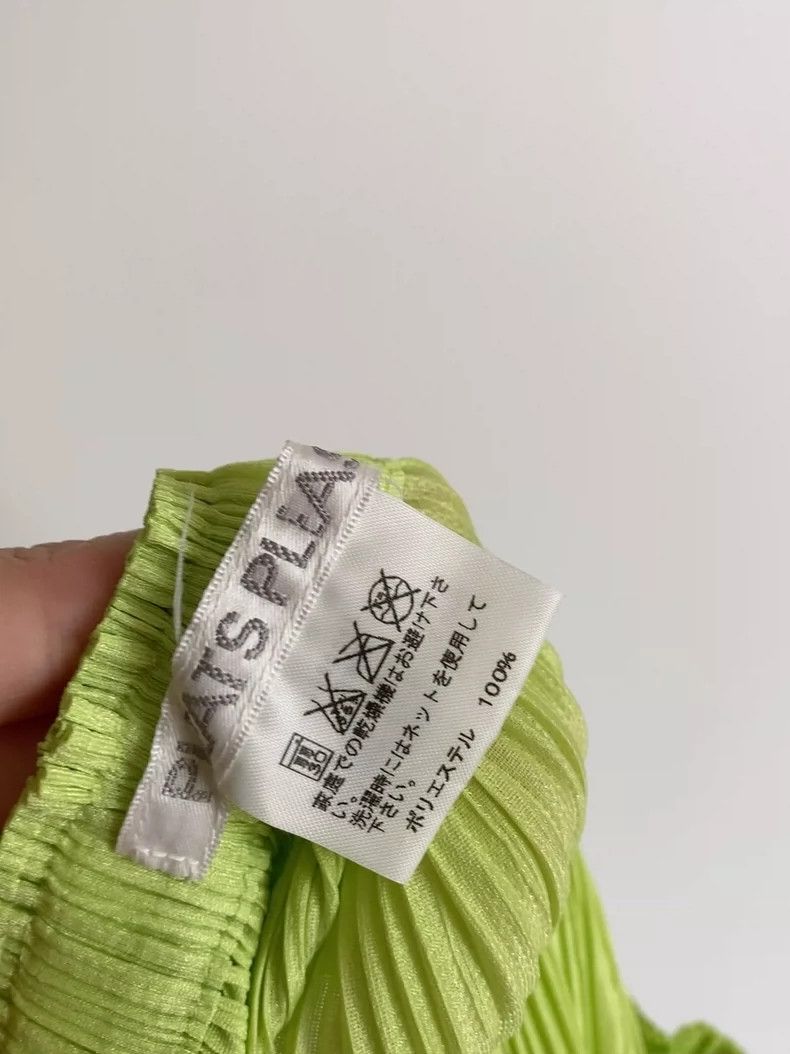 Issey Miyake Issey Miyake size:3 Green pleated skirt Size 22" - 3 Thumbnail