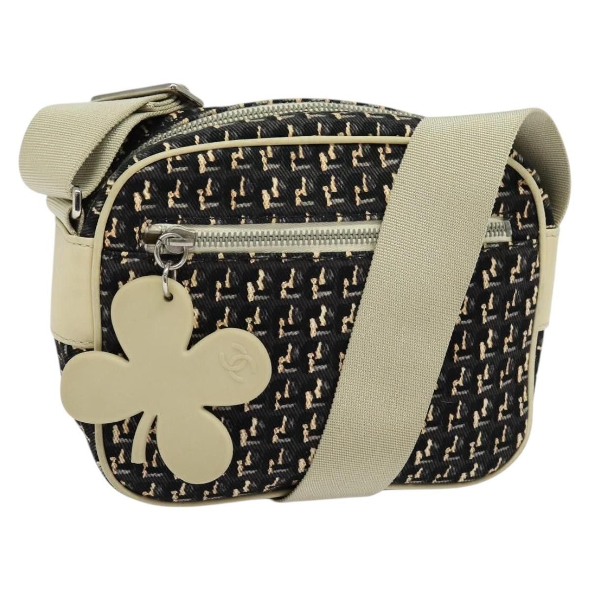 Chanel Chanel Vintage Clover Camera Bag Printed Canvas Size ONE SIZE - 1 Thumbnail