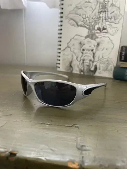 Vintage Retro punk y2k sunglasses Size ONE SIZE - 3 Thumbnail