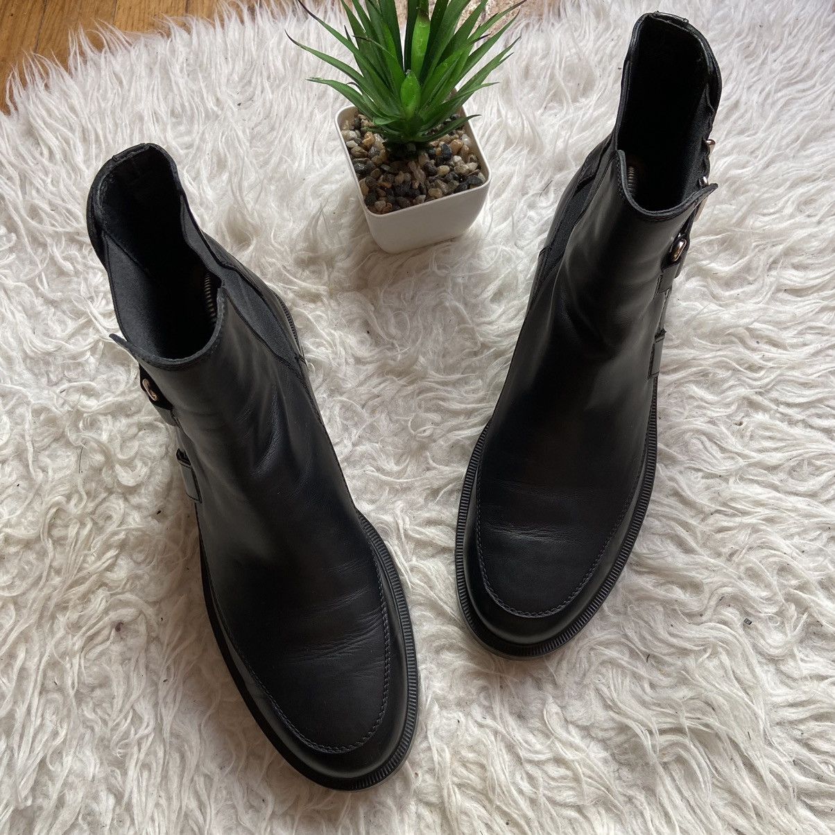 Tod's 📌 Tod’s Women’s Black Leather Chelsea Shoe Size US 9 / IT 39 - 4 Thumbnail