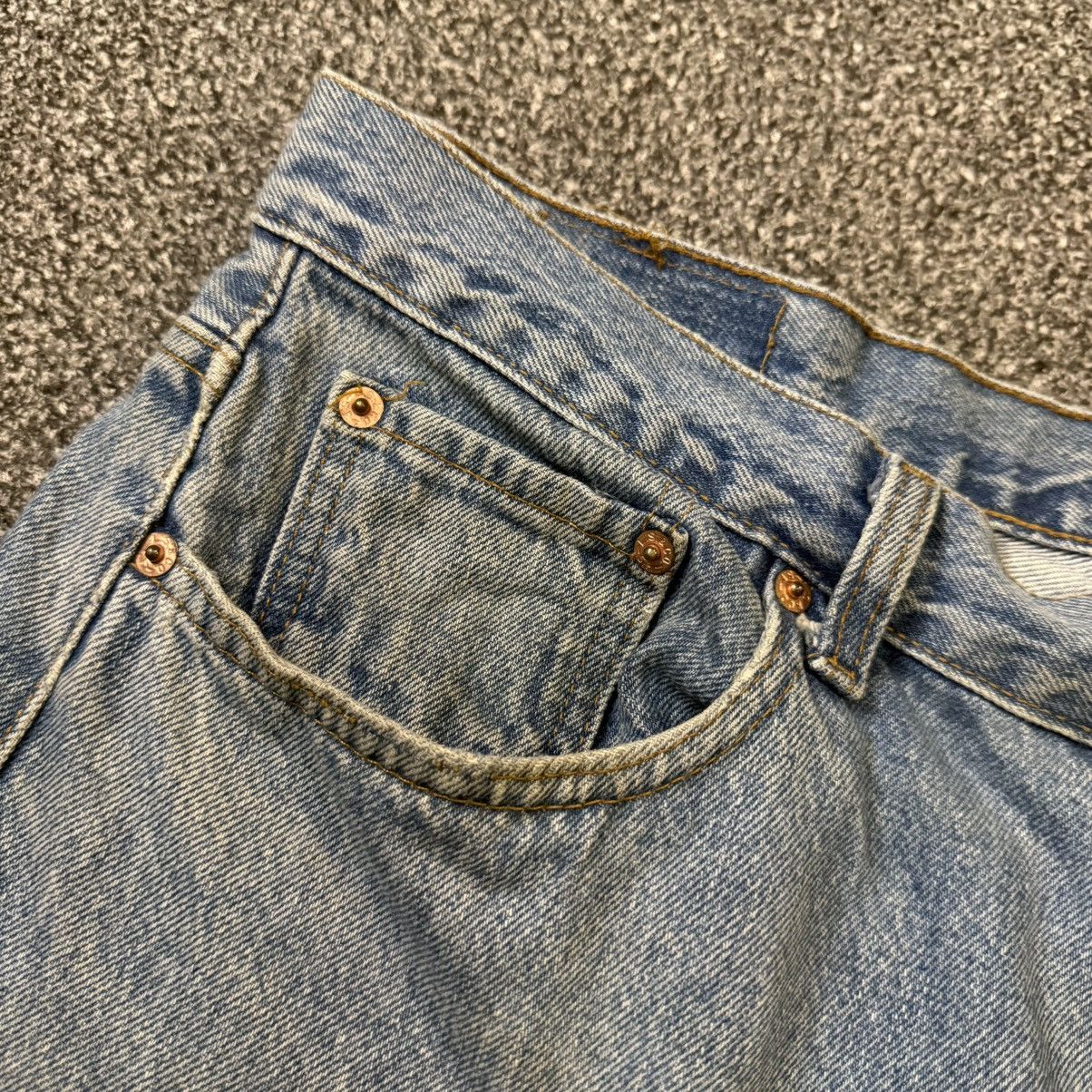 🔥🇺🇸 90s Levis 501 Light Wash Distressed Denim Made in USA