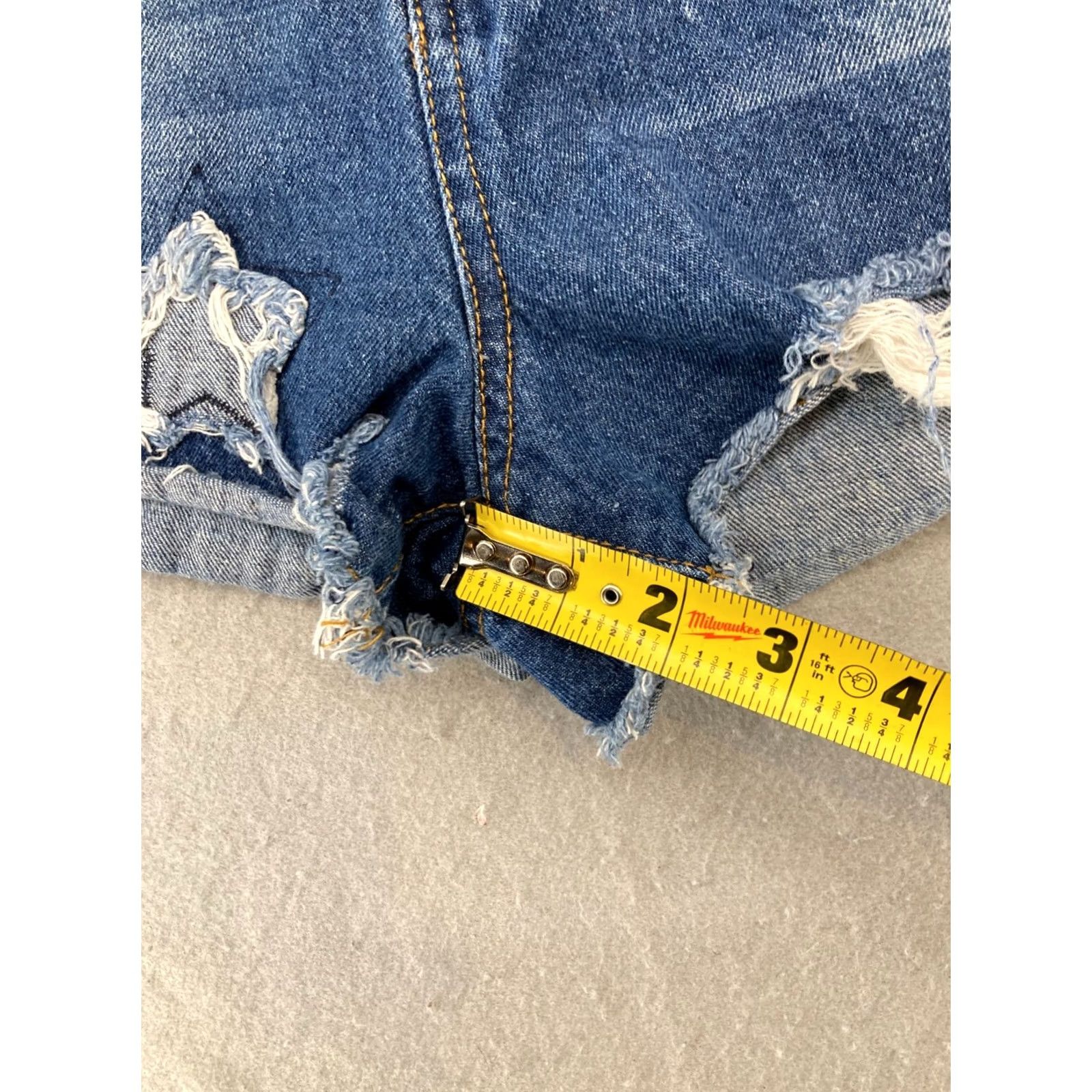 Vintage Altar'd State Womens Shorts 28 Denim Stretch Distressed Raw Hem Star Pocket Size 28" / US 6 / IT 42 - 5 Thumbnail