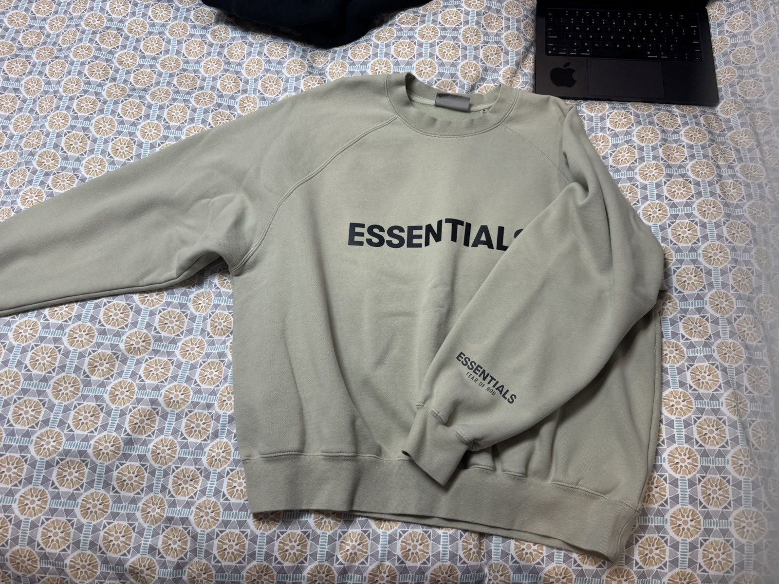 Essentials × Fear of God Fear of God ESSENTIALS Crewneck Appliqué Logo Sage Green Size US M / EU 48-50 / 2 - 1 Thumbnail
