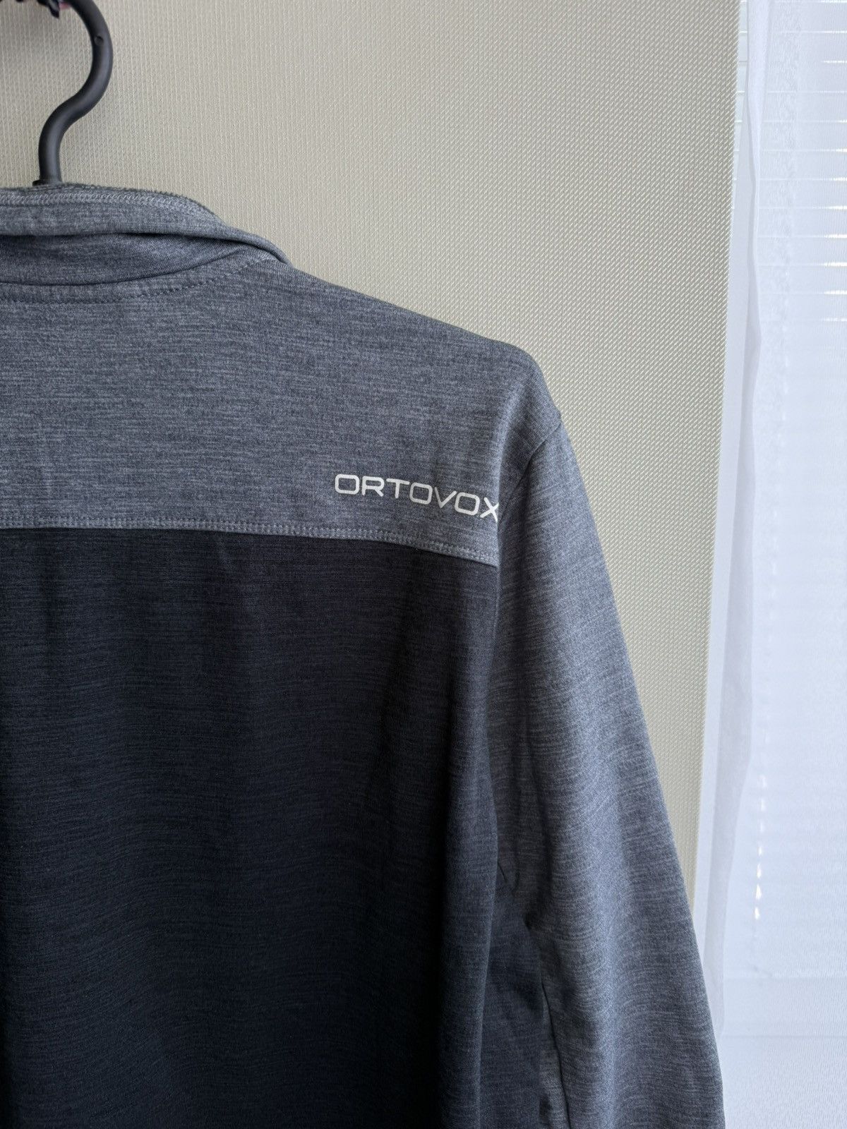 ORTOVOX men's ortovox grid merino wool fleece jacket hooded size L Size US L / EU 52-54 / 3 - 7 Thumbnail
