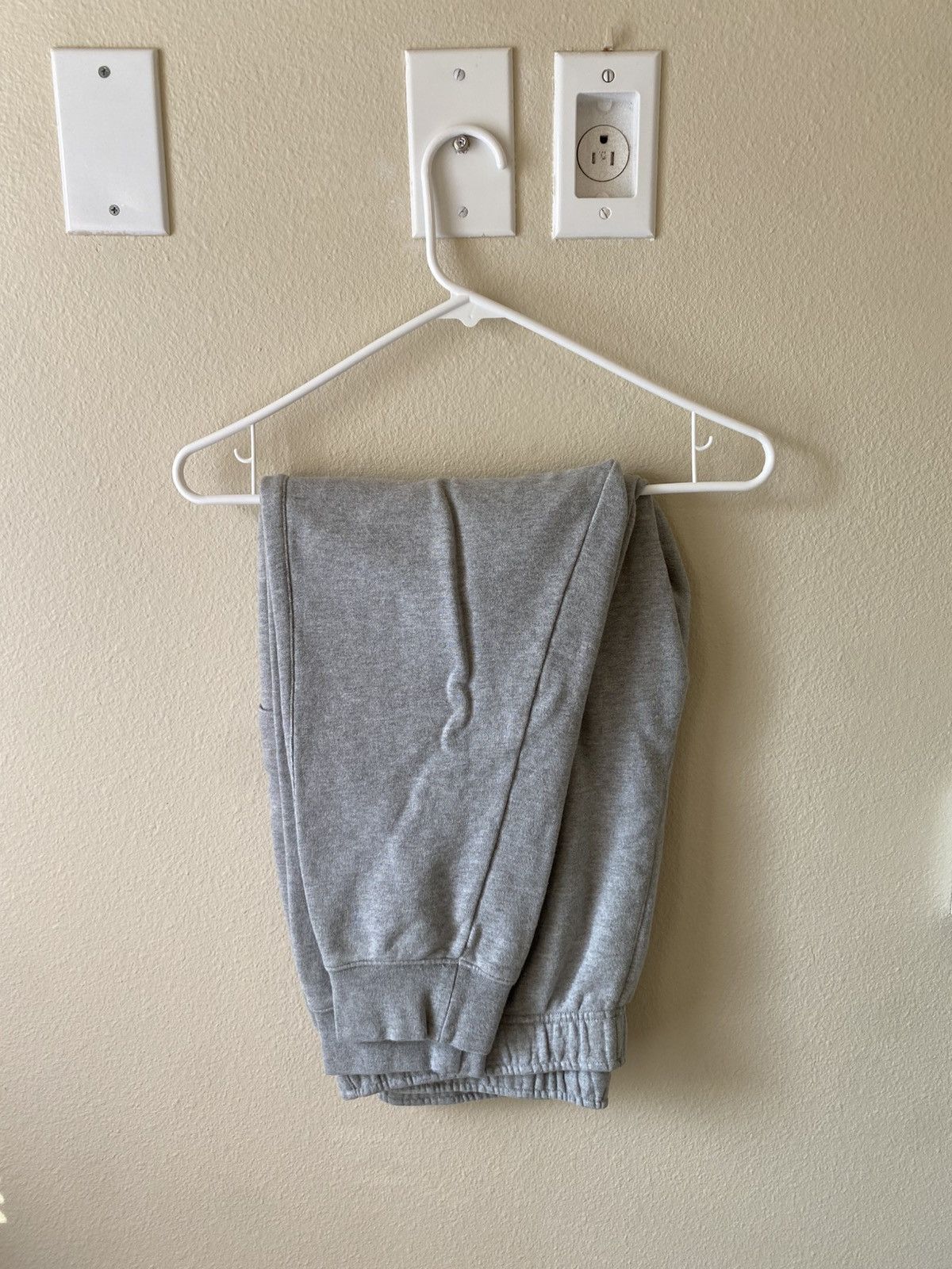 October's Very Own October’s Very Own OVO Owl Sweatpants Size US 36 / EU 52 - 2 Thumbnail