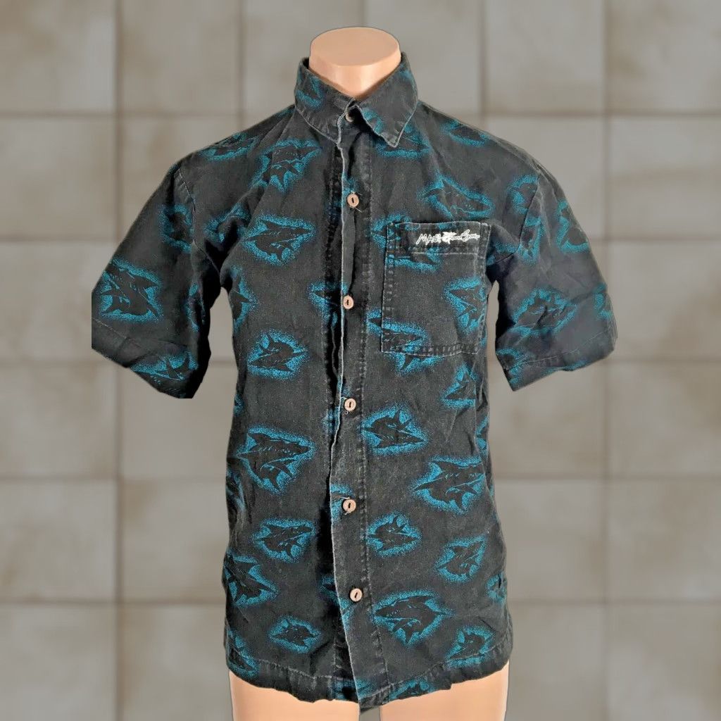 VINTAGE Maui Sons Shirt Men sz M Short Sleeve Colorful Shark