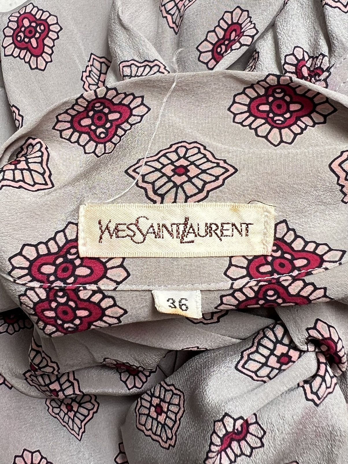 Yves Saint Laurent Yves Saint Laurent YSL Motive Blouse Size L / US 10 / IT 46 - 11 Thumbnail