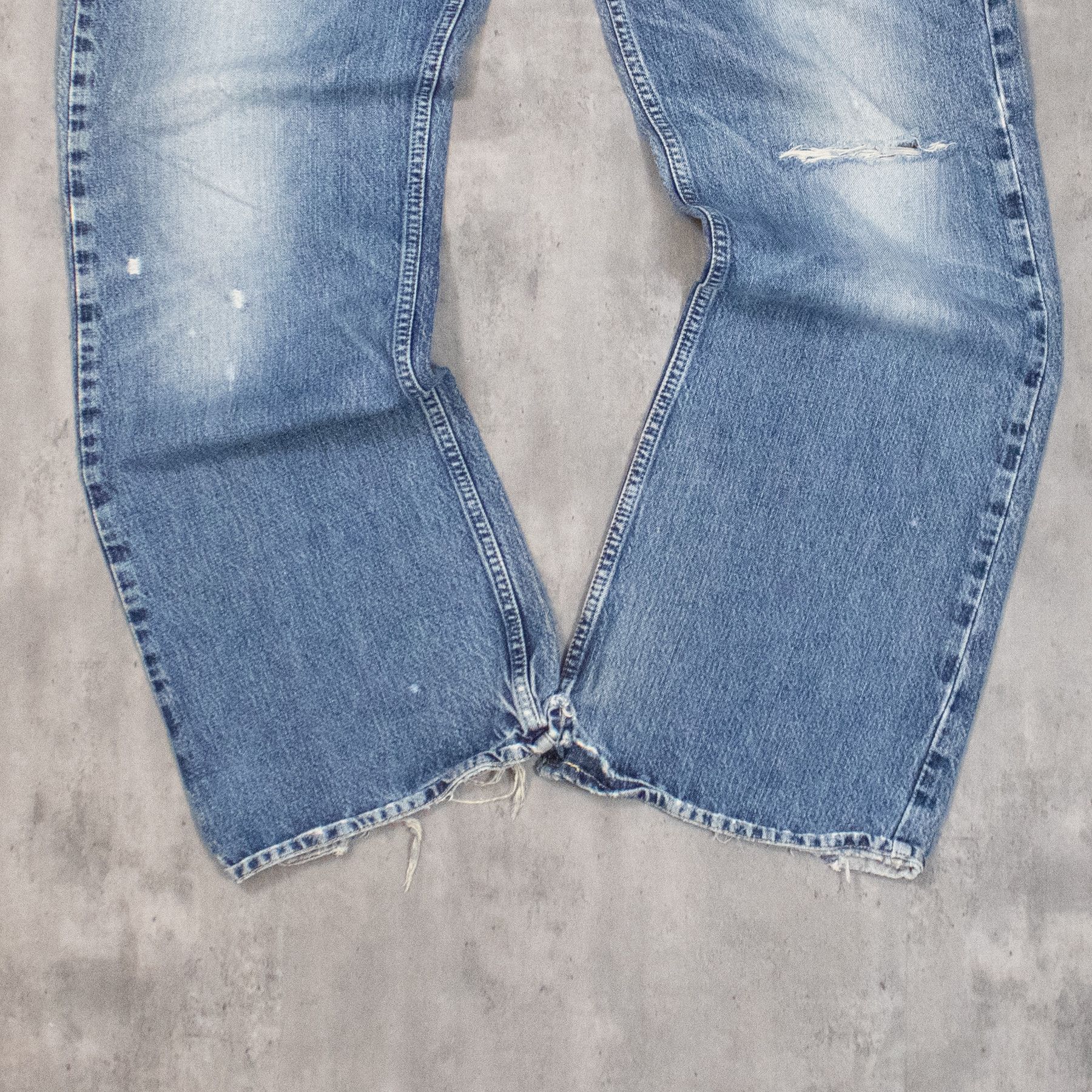 American Eagle Outfitters Y2K 00's Baggy Relax Bootcut Midwash Distressed Denim Pant's Size US 36 / EU 52 - 3 Thumbnail