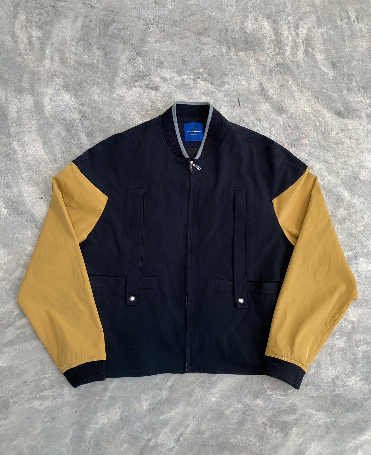 Asics Novalis Liatrisory Bomber Jacket Obsidian Black