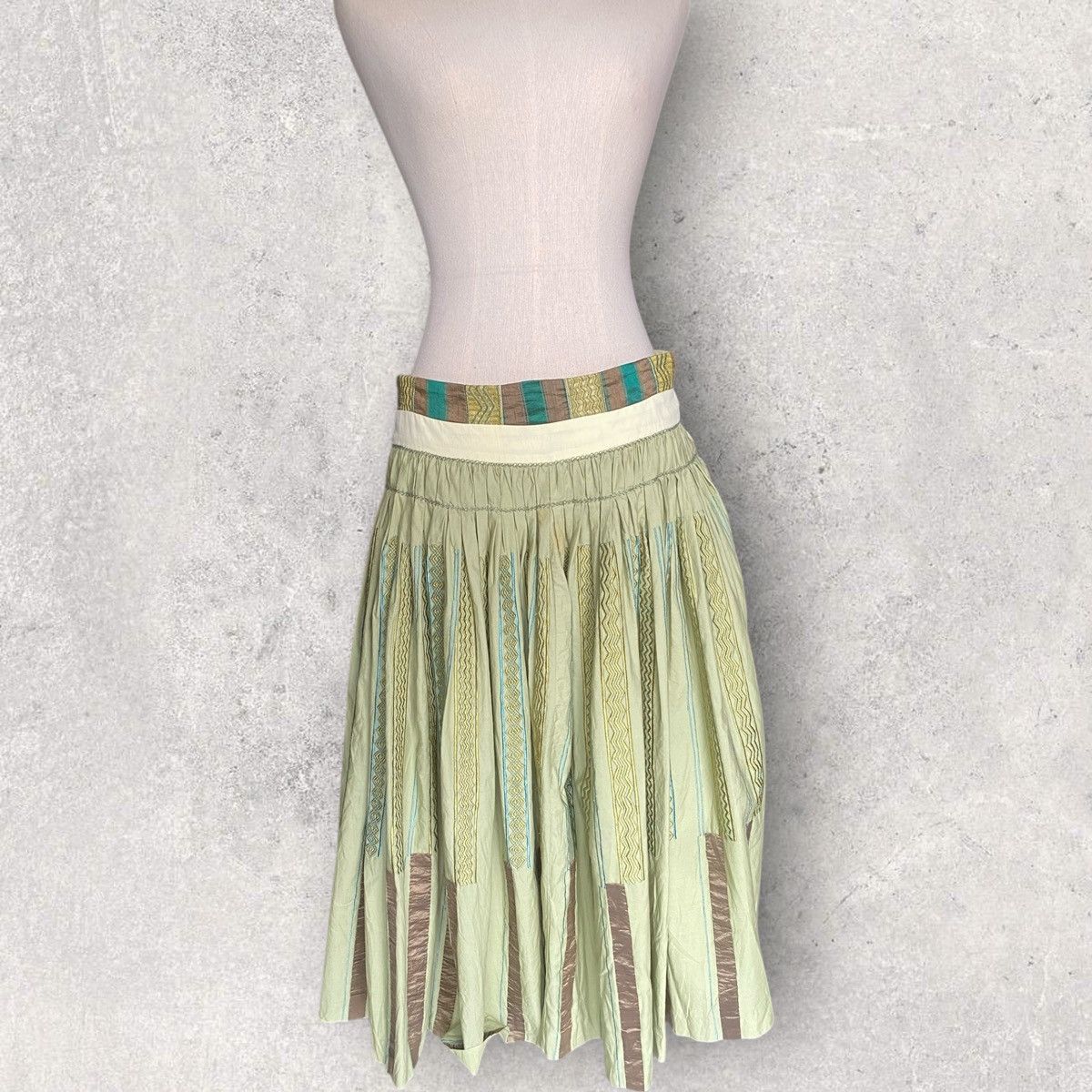 Dries Van Noten Archive SS03 Native Embroidered Skirt Size 28" / US 6 / IT 42 - 1 Thumbnail