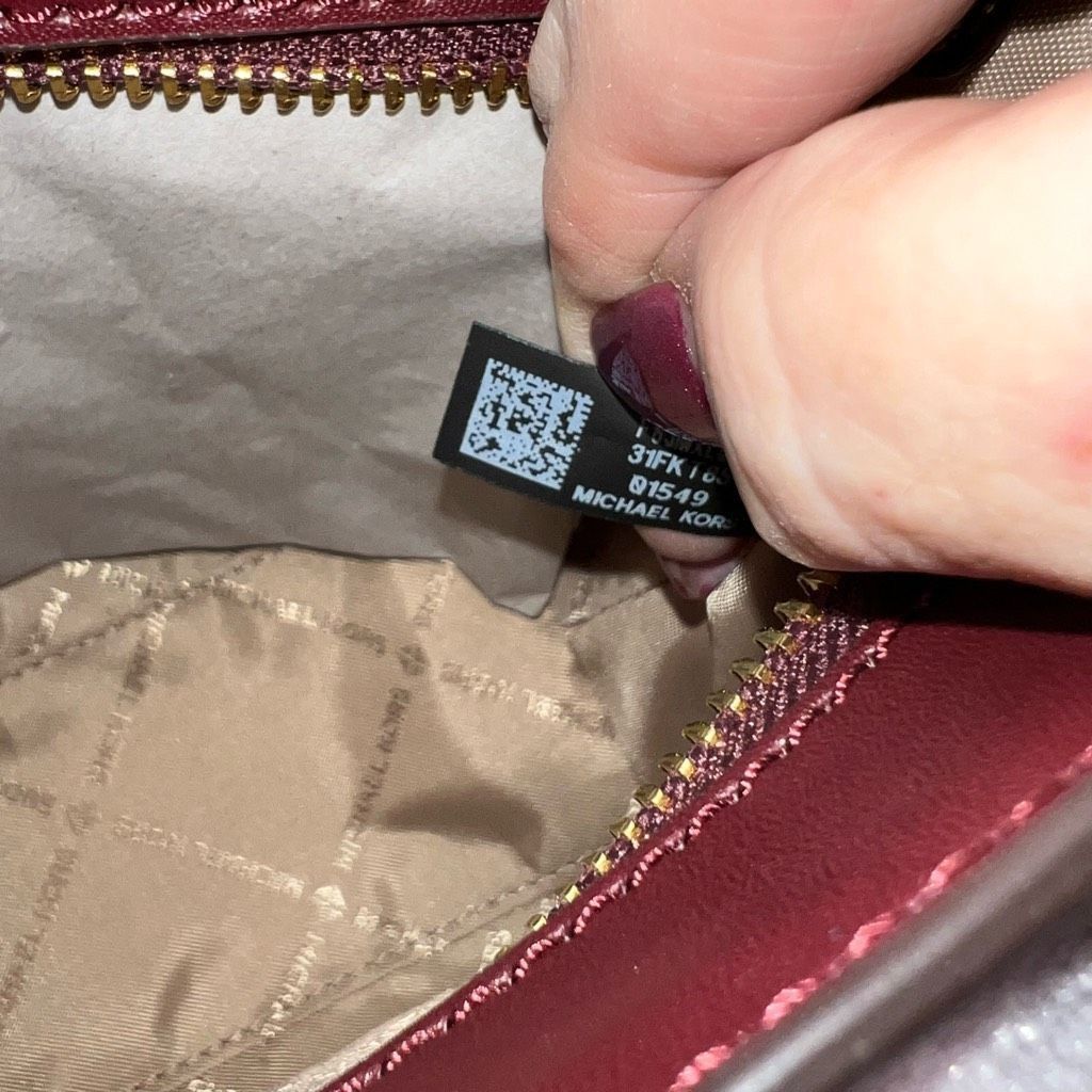 Michael Kors MICHAEL KORS JET SET SMALL ZIP CROSSBODY MK BAG 2 TONE OXBLOOD MERLOT PINK LOGO Size ONE SIZE - 11 Thumbnail