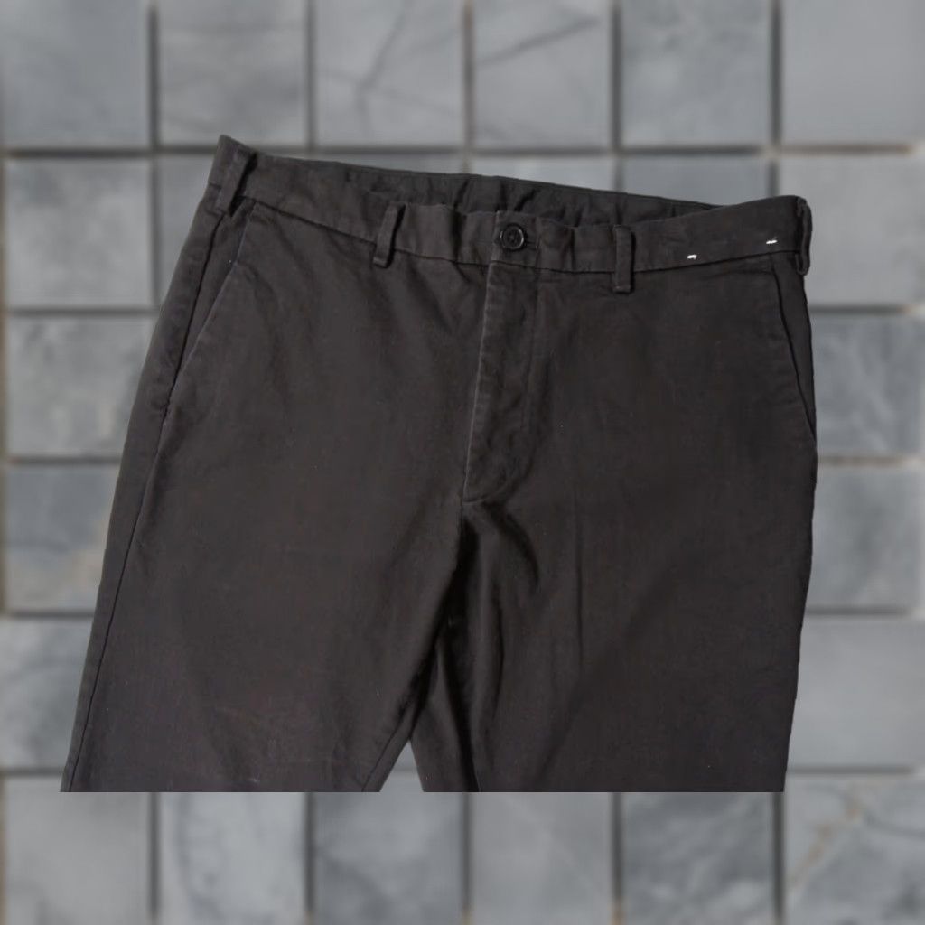 Uniqlo Uniqlo Pants Mens 35x29 Black Chino Slim Fit Flat Front Stretch Preppy Casual Size US 35 - 1 Thumbnail