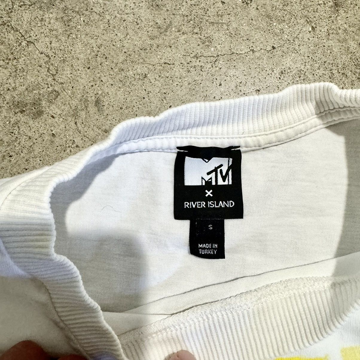 River Island MTV X RIVER ISLAND TEE! Size US L / EU 52-54 / 3 - 5 Thumbnail