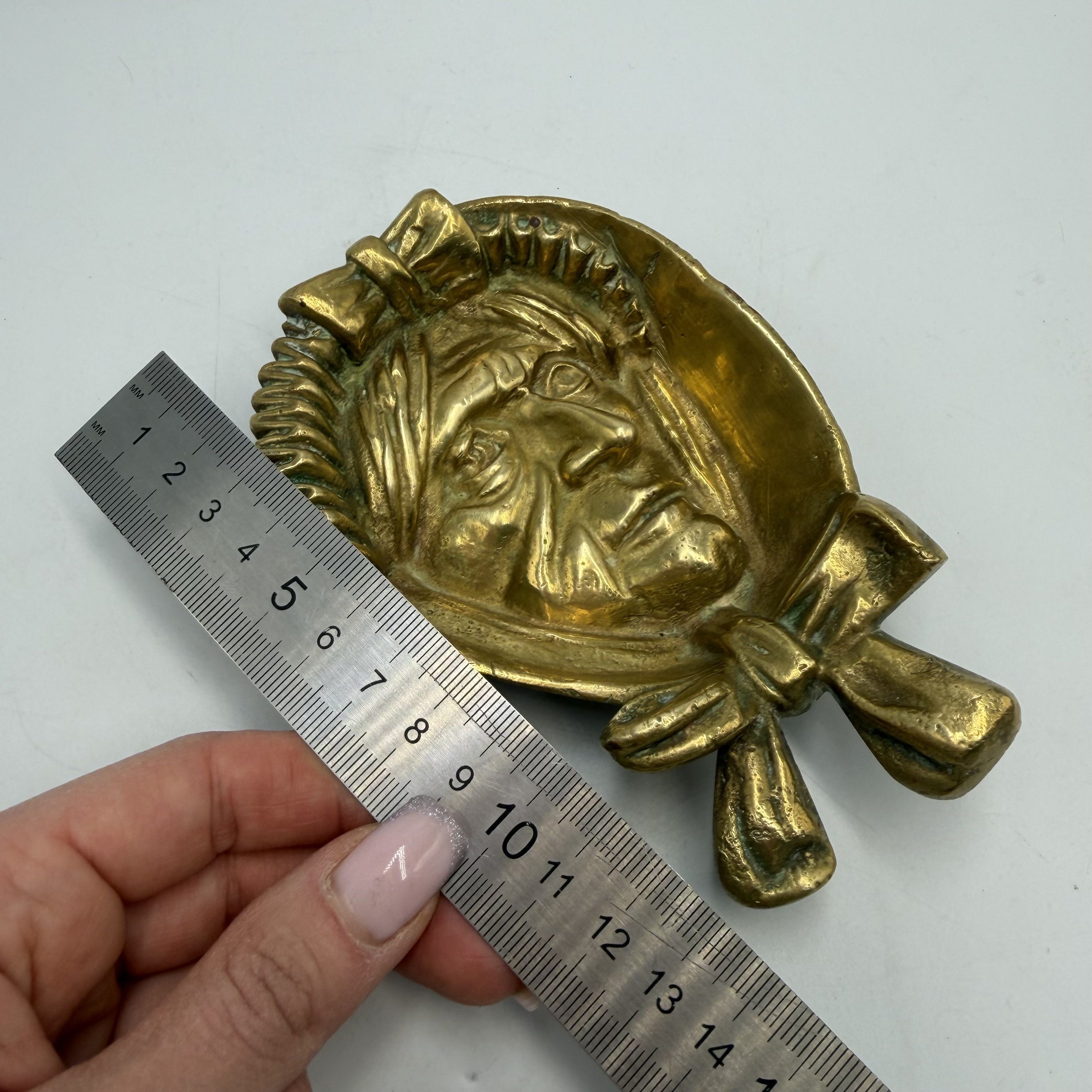 Vintage Vintage Bronze Ashtray Victorian Lady Bonnet Desk tray Size ONE SIZE - 3 Thumbnail