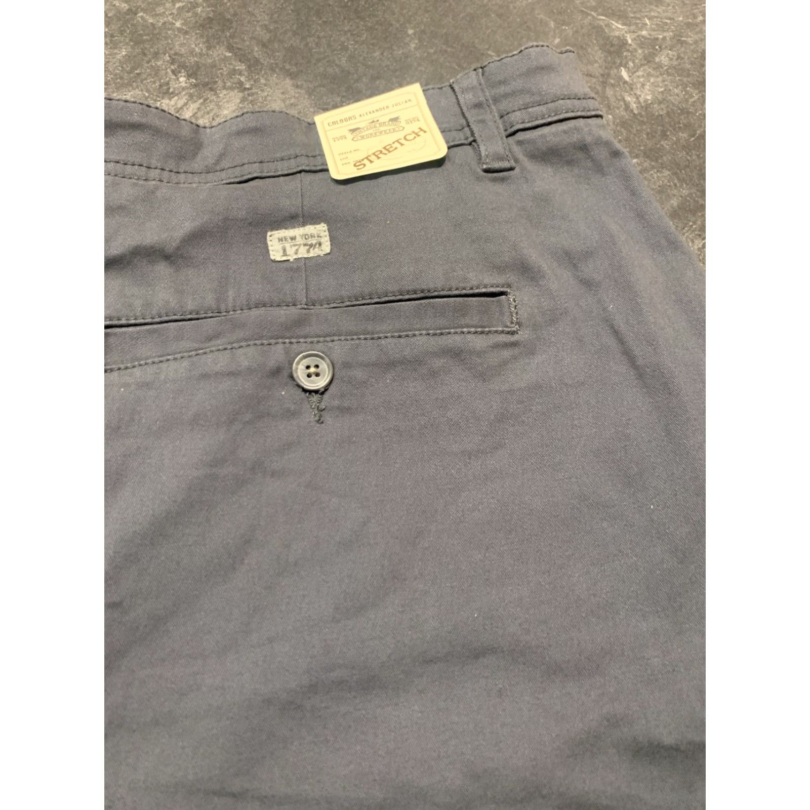 Alexander Julian VINTAGE Alexander Julian Colours Men's Bermuda Shorts Size 46 Gray Cotton Stretch Casual Travel Size US 30 / EU 46 - 5 Thumbnail