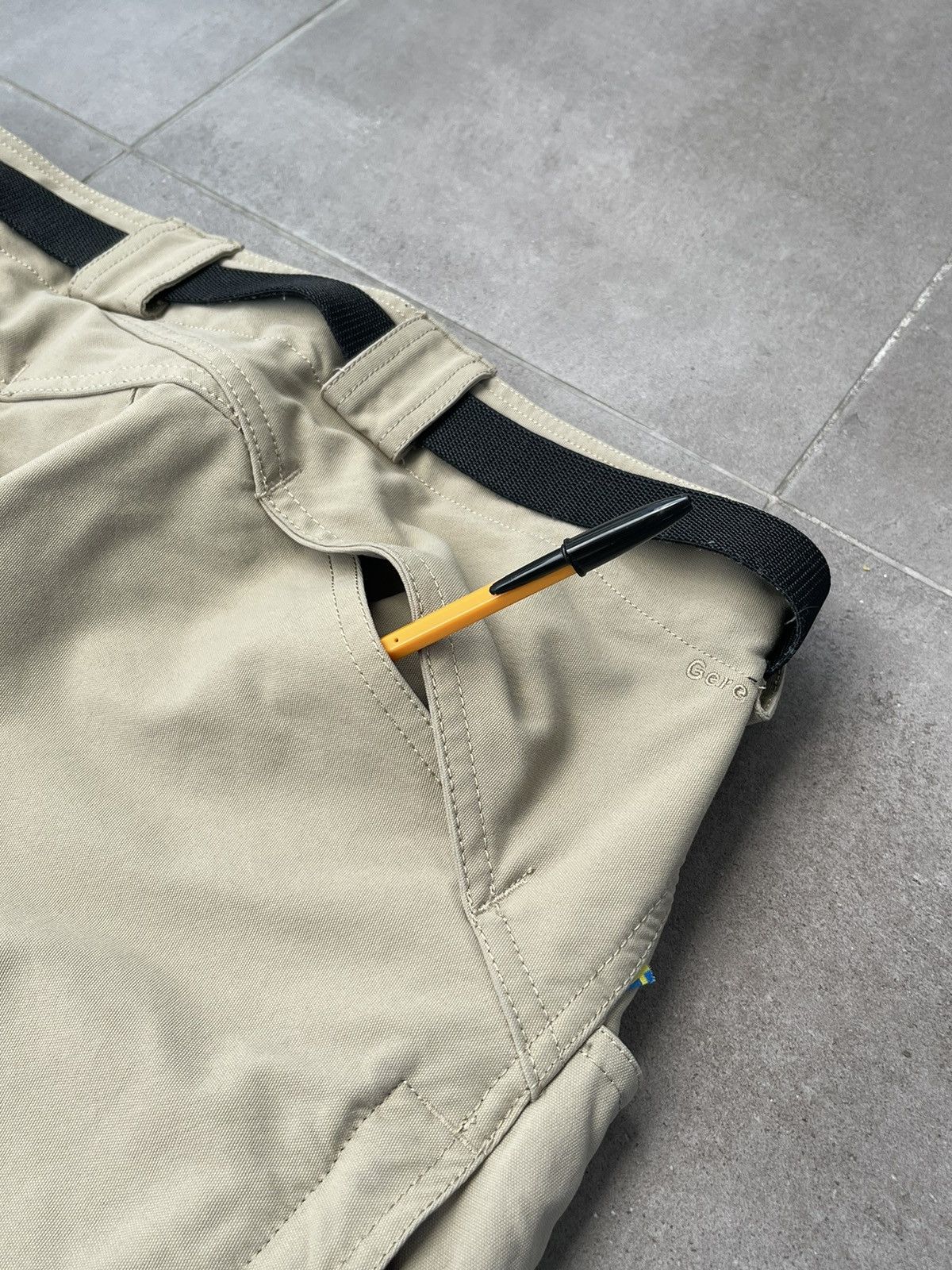 Klattermusen Klattermusen Gere Technical Beige Hiking Cargo Pants Size 32" / US 10 / IT 46 - 24 Thumbnail
