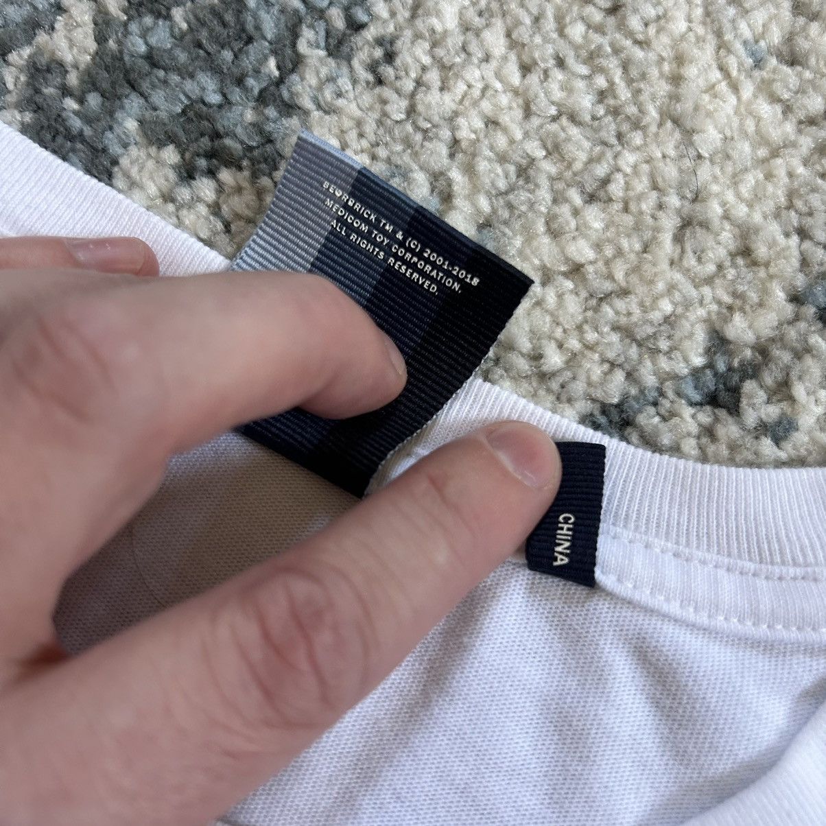 Kith × Medicom Toy × Ronnie Fieg 2019 KiTH x BE@RBRiCK HiGH DENSiTY FELT LOGO L/S TEE Size US XXL / EU 58 / 5 - 6 Thumbnail
