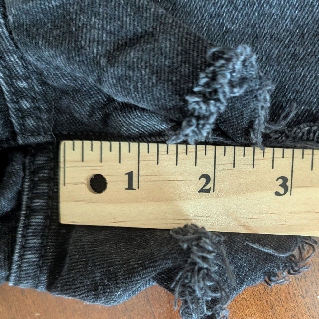 Levi's VINTAGE Levi's 501 Original Shorts Black Denim High Rise Raw Hem 25 Casual Womens Grunge 90s Punk Leather Patch Red Tab Top Quality Size 42" / US 20 - 6 Thumbnail