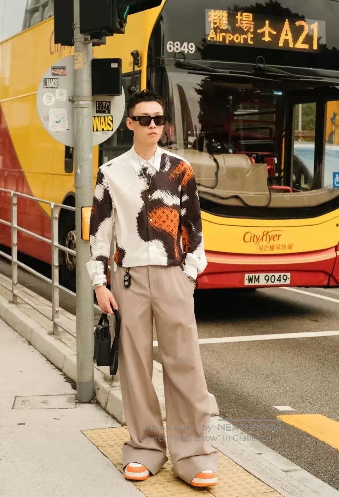 Louis Vuitton Louis Vuitton SS24 Logo Print Long Sleeve Shirt. Size US XL / EU 56 / 4 - 2 Thumbnail
