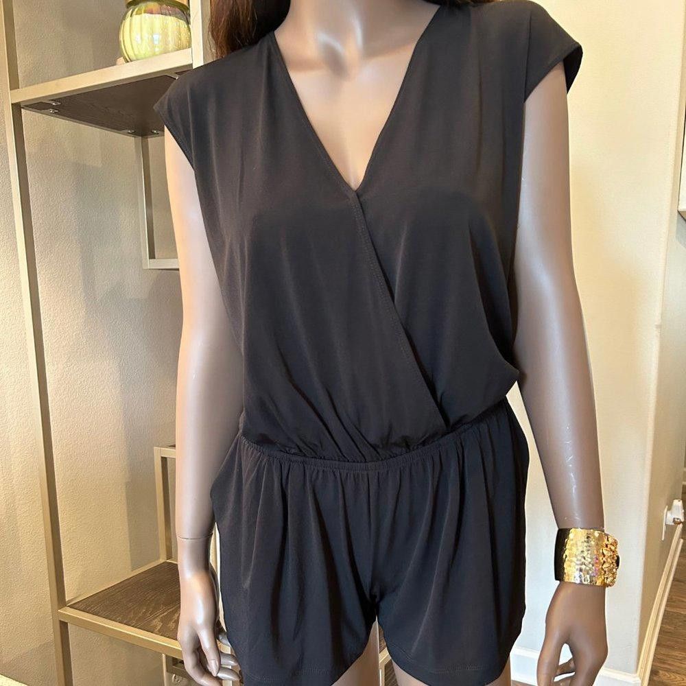 Designer BCBGeneration Black Wrap Front Romper Size 28" / US 6 / IT 42 - 3 Thumbnail