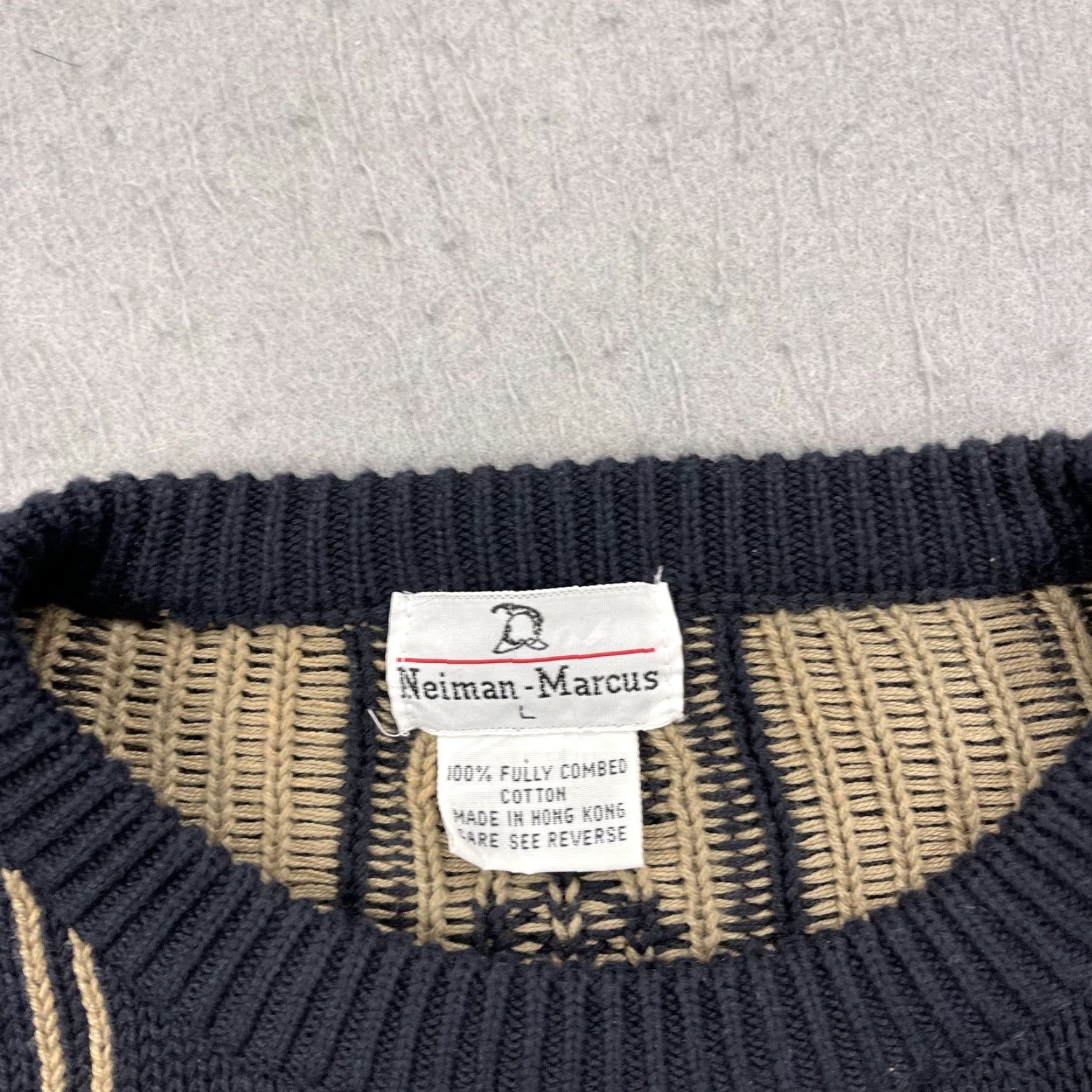 Neiman Marcus VINTAGE Neiman Marcus Sweater Mens L Crewneck Geometric 90s Cotton 100% Combed Knit Pullover Blue Logo Winter Fall Spring Size US L / EU 52-54 / 3 - 4 Thumbnail