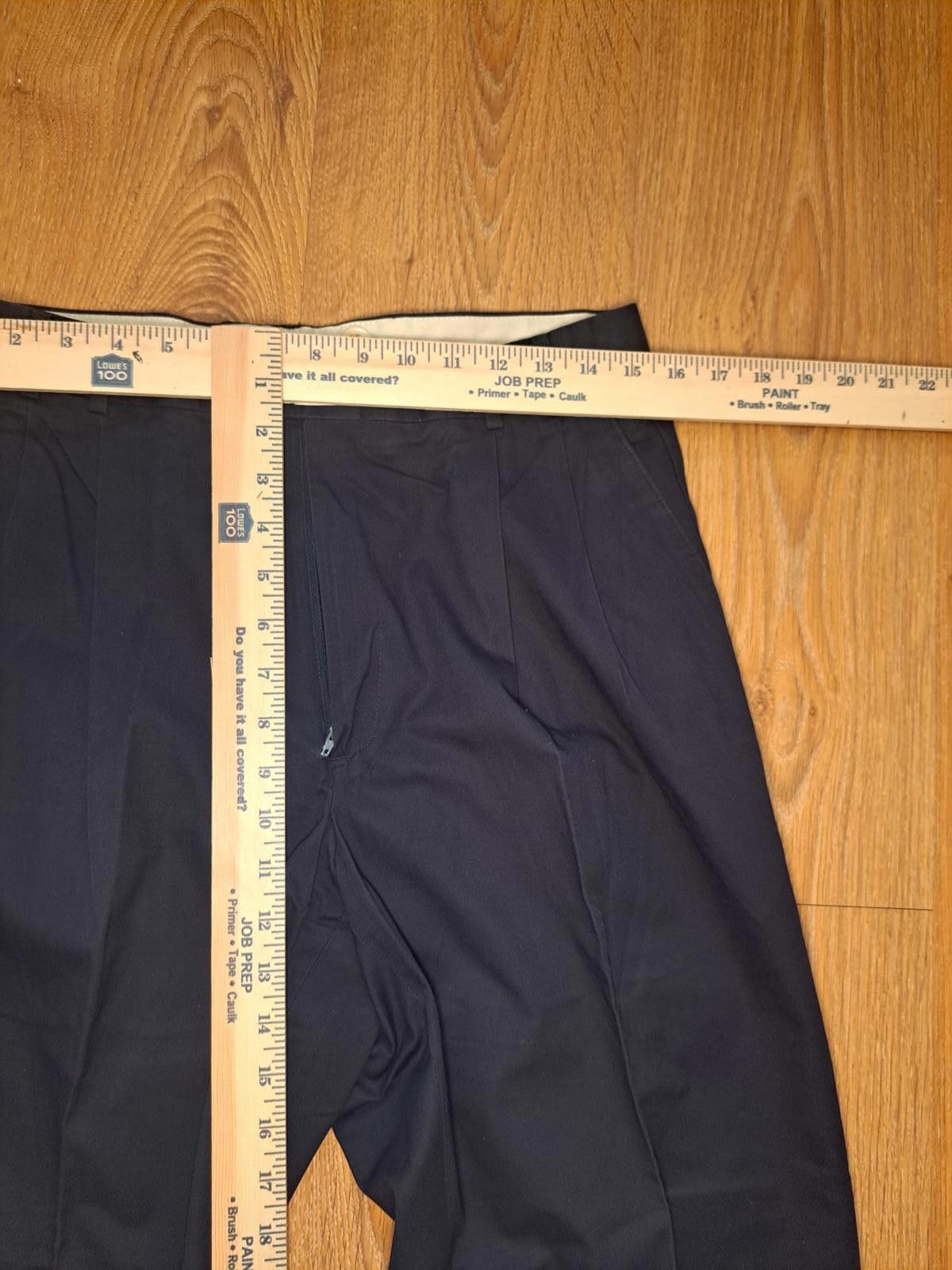 Jos. A. Bank Jos A Bank Chino Pants Mens 30x29 Navy Cotton Pleated Size US 30 / EU 46 - 7 Thumbnail