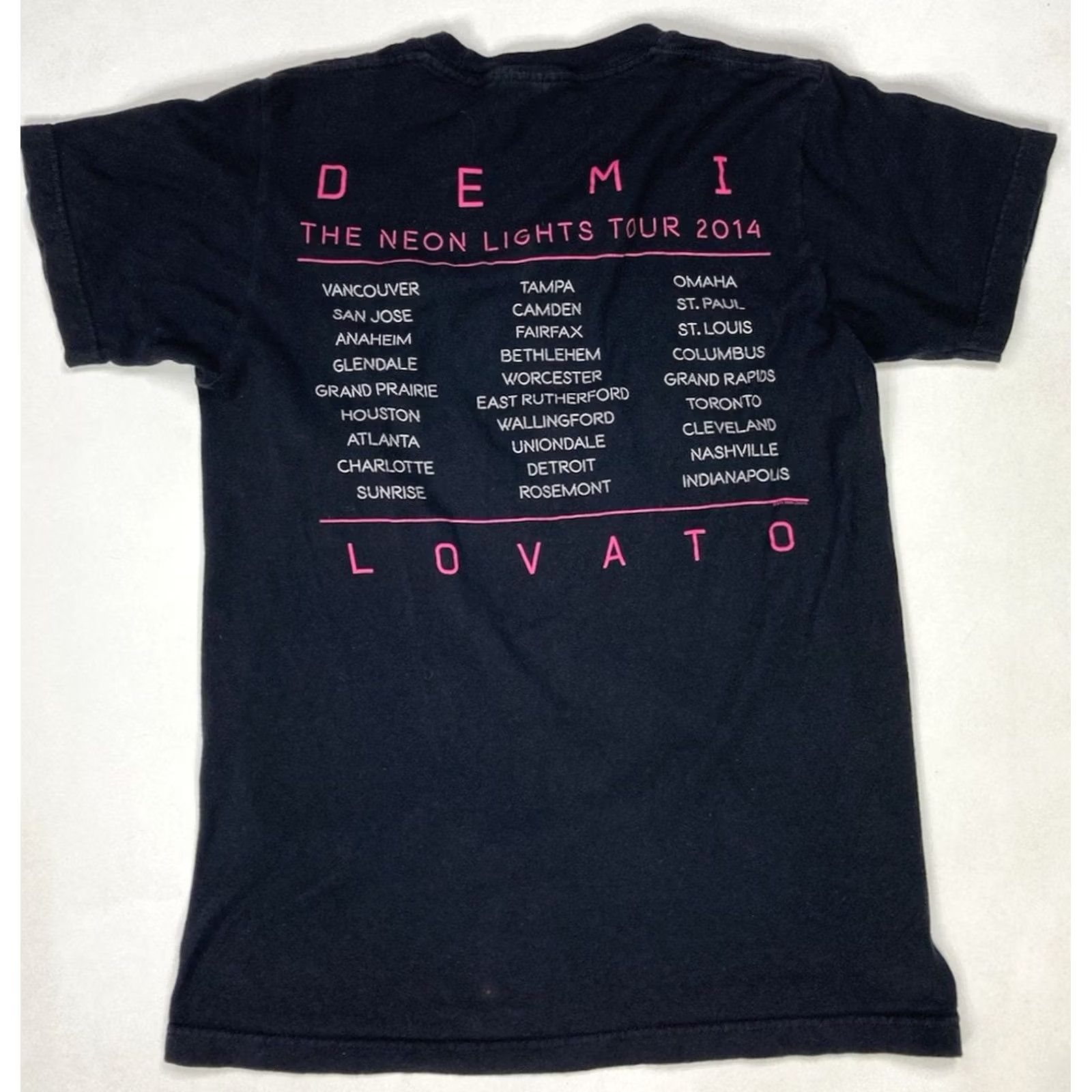 Tultex Demi Lovato Neon Lights Tour 2014 Graphic T-shirt Women Small Black Pink Music Shirt Size S / US 4 / IT 40 - 3 Thumbnail