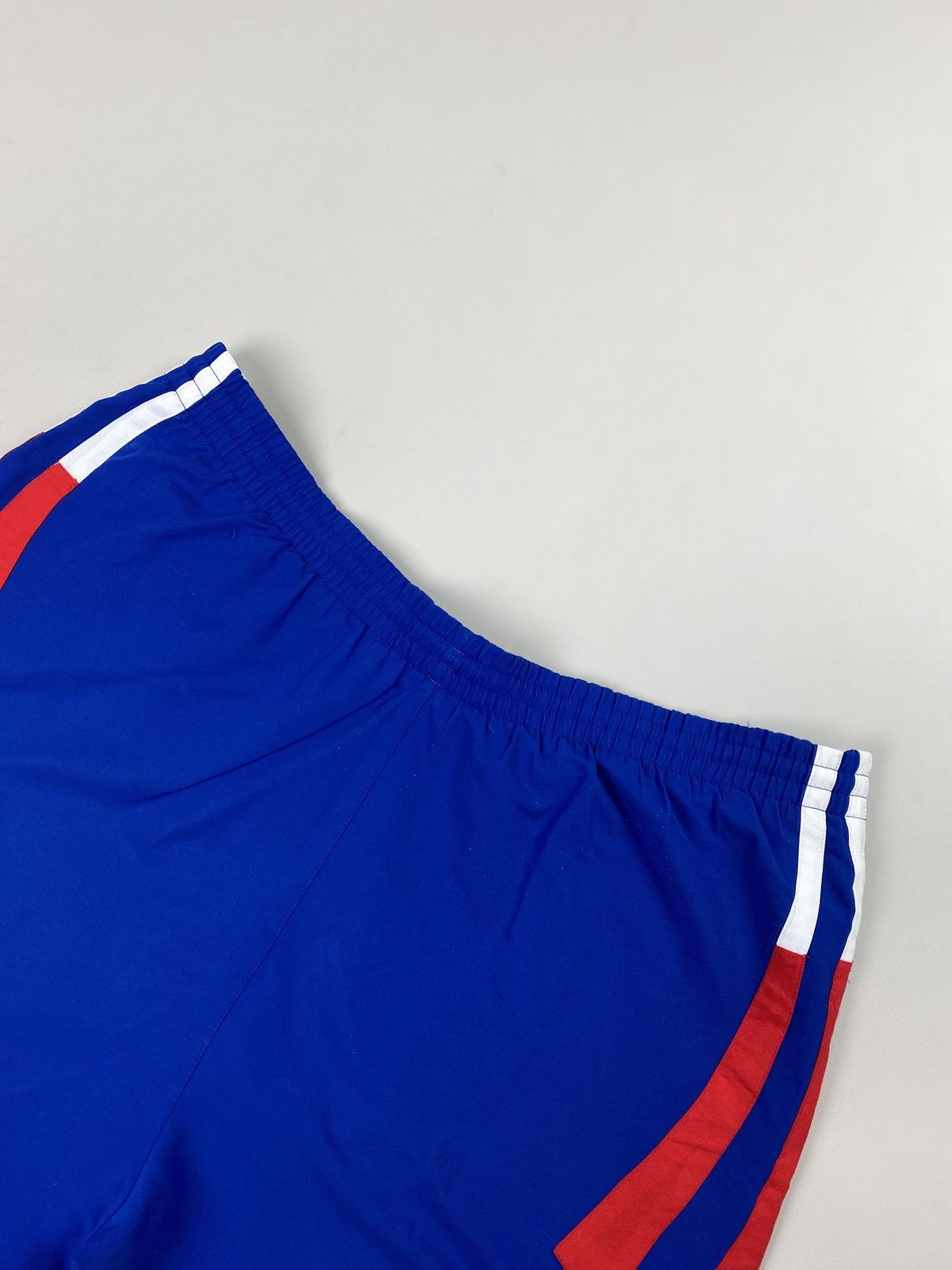 Vintage Adidas vintage men’s shorts size L Size US 34 / EU 50 - 17 Thumbnail