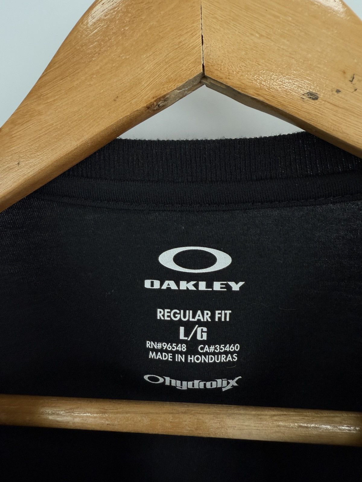 Oakley 🇺🇸 Vintage Y2K Oakley Big Logo T-Shirt Rare Retro Hype Y2K Size US L / EU 52-54 / 3 - 5 Thumbnail