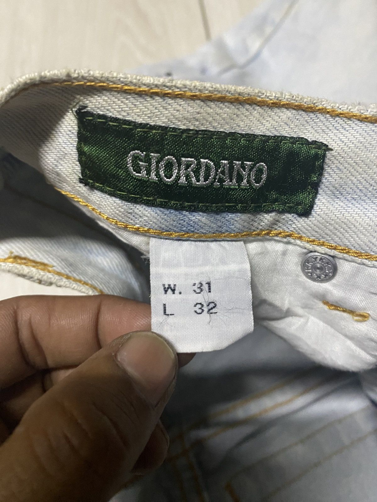 Vintage Vintage Giordano Blue Light Wash Rusty Loose Jeans Size US 30 / EU 46 - 13 Thumbnail