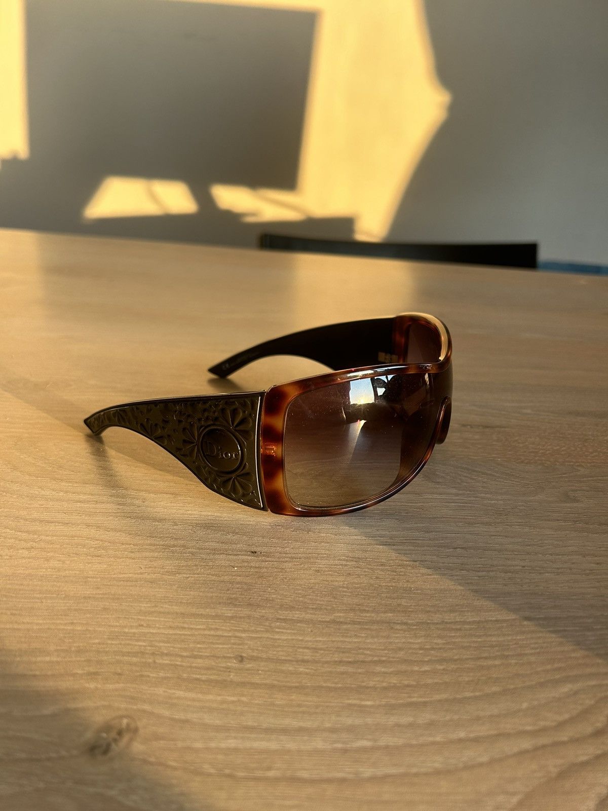 Dior Tortoise Cherrytree Sunglasses Size ONE SIZE - 2 Thumbnail