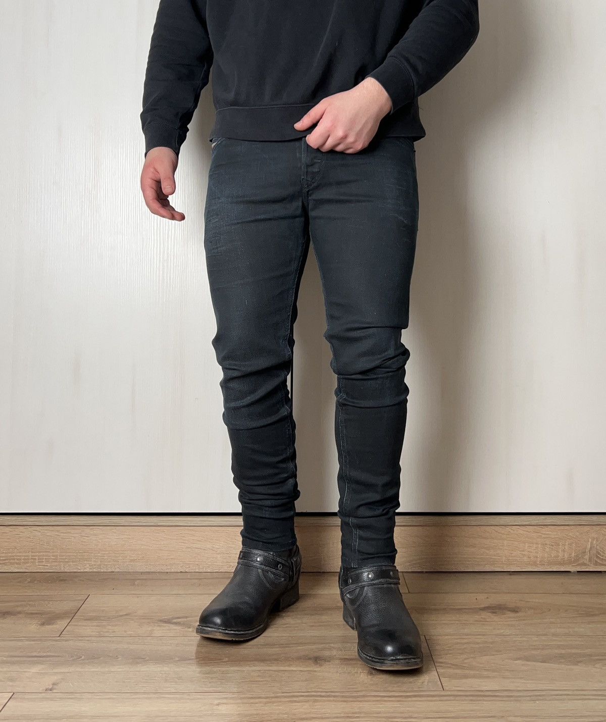 Diesel Black Gold Diesel Waxed Black jeans mens Tepphar-X slim-carrot size 32 Size US 32 / EU 48 - 3 Thumbnail