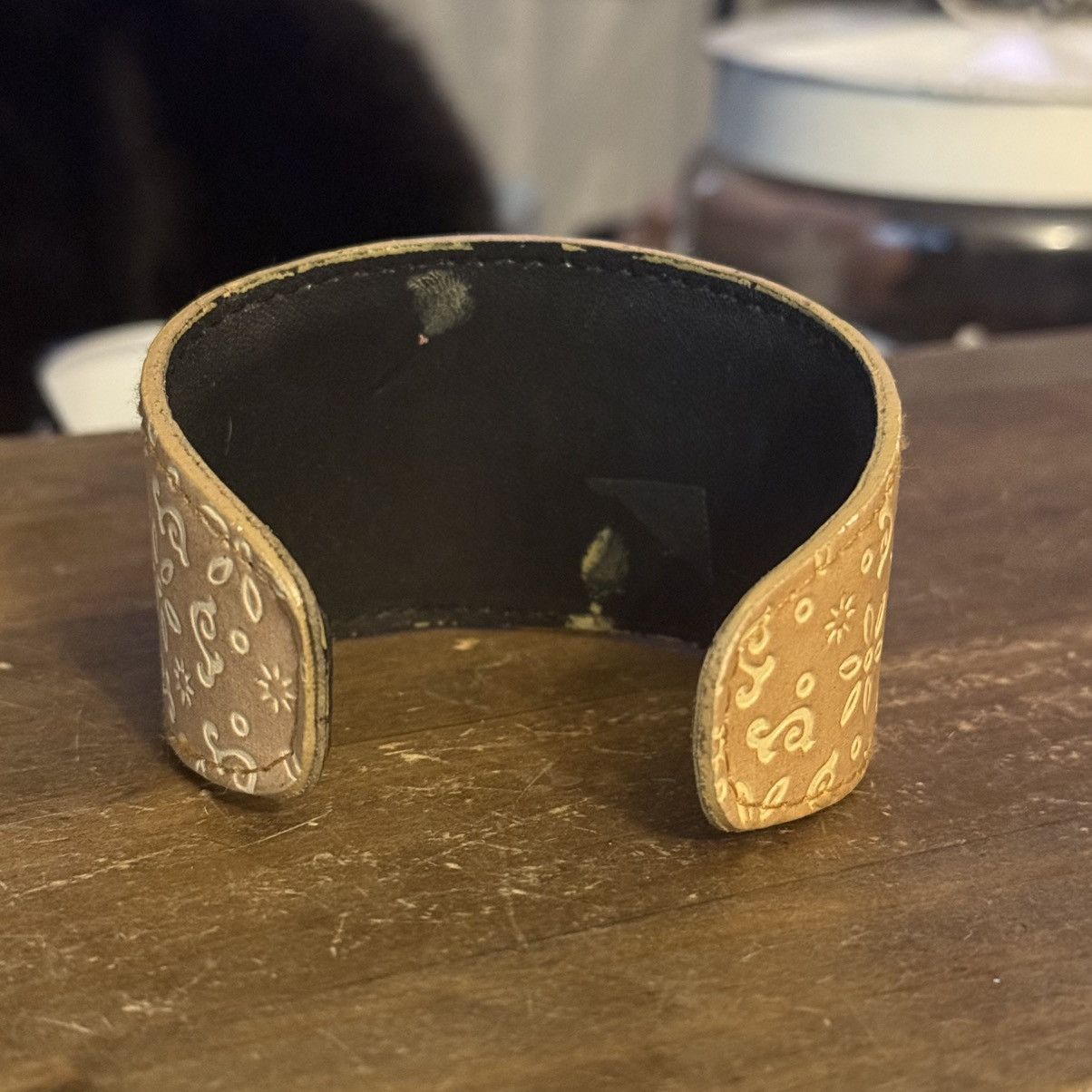 Vintage Vintage tan floral embossed wide leather cuff bracelet Size ONE SIZE - 4 Thumbnail