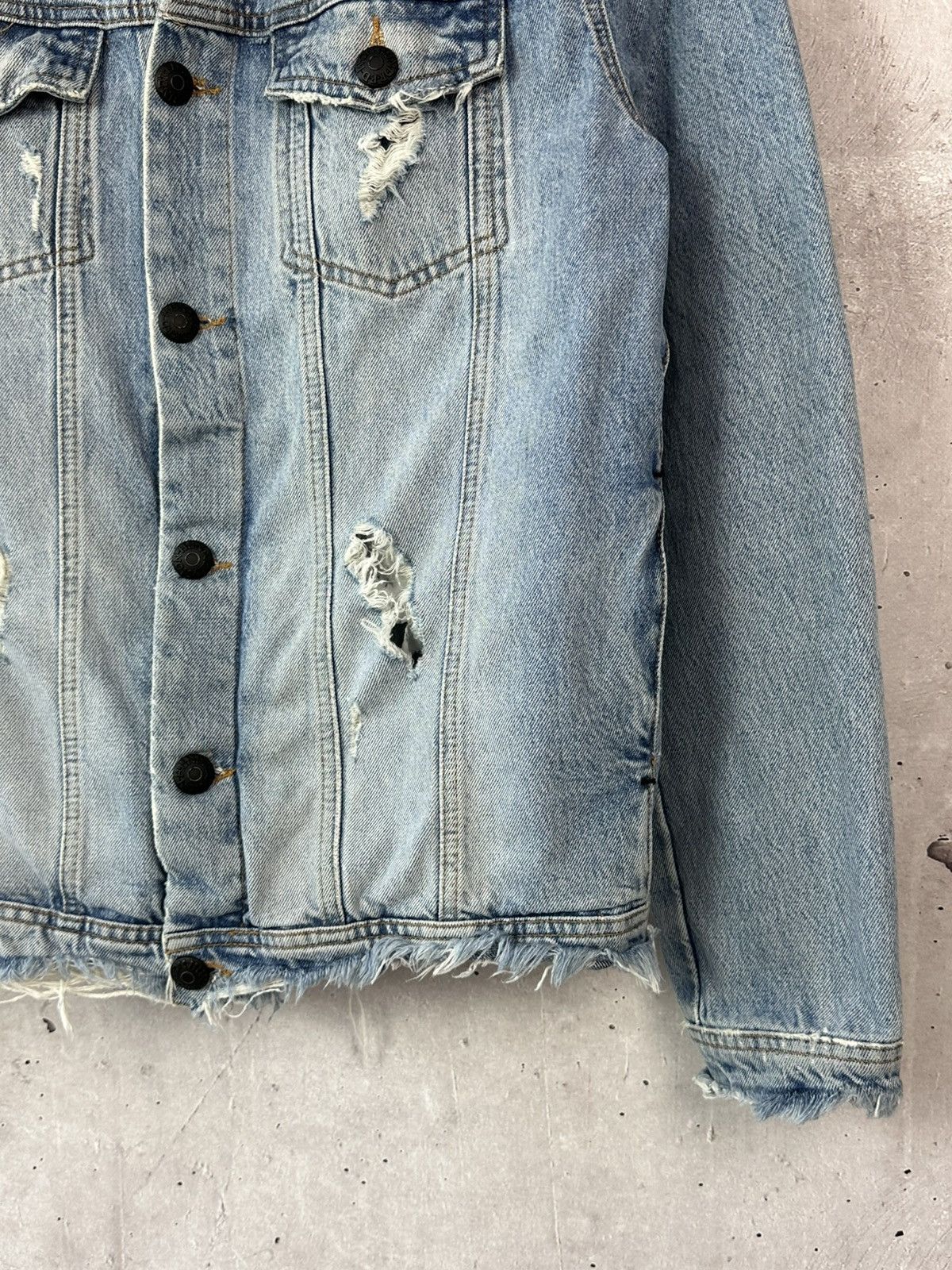 Won Hundred Won Hundred Distressed Washed Blue Men’s Denim Jacket Size US L / EU 52-54 / 3 - 5 Thumbnail