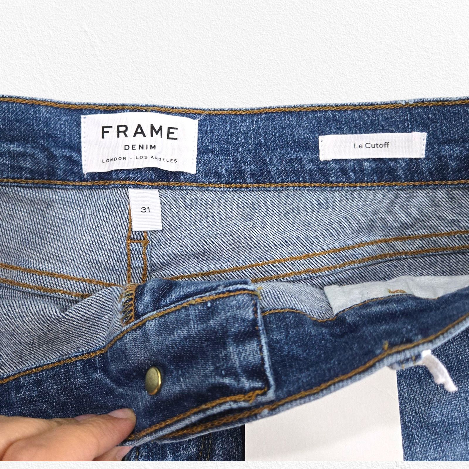 Frame FRAME Le Cutoff Denim Shorts Raw Hem Mid Rise Size 31 NWT Size 31" - 3 Thumbnail