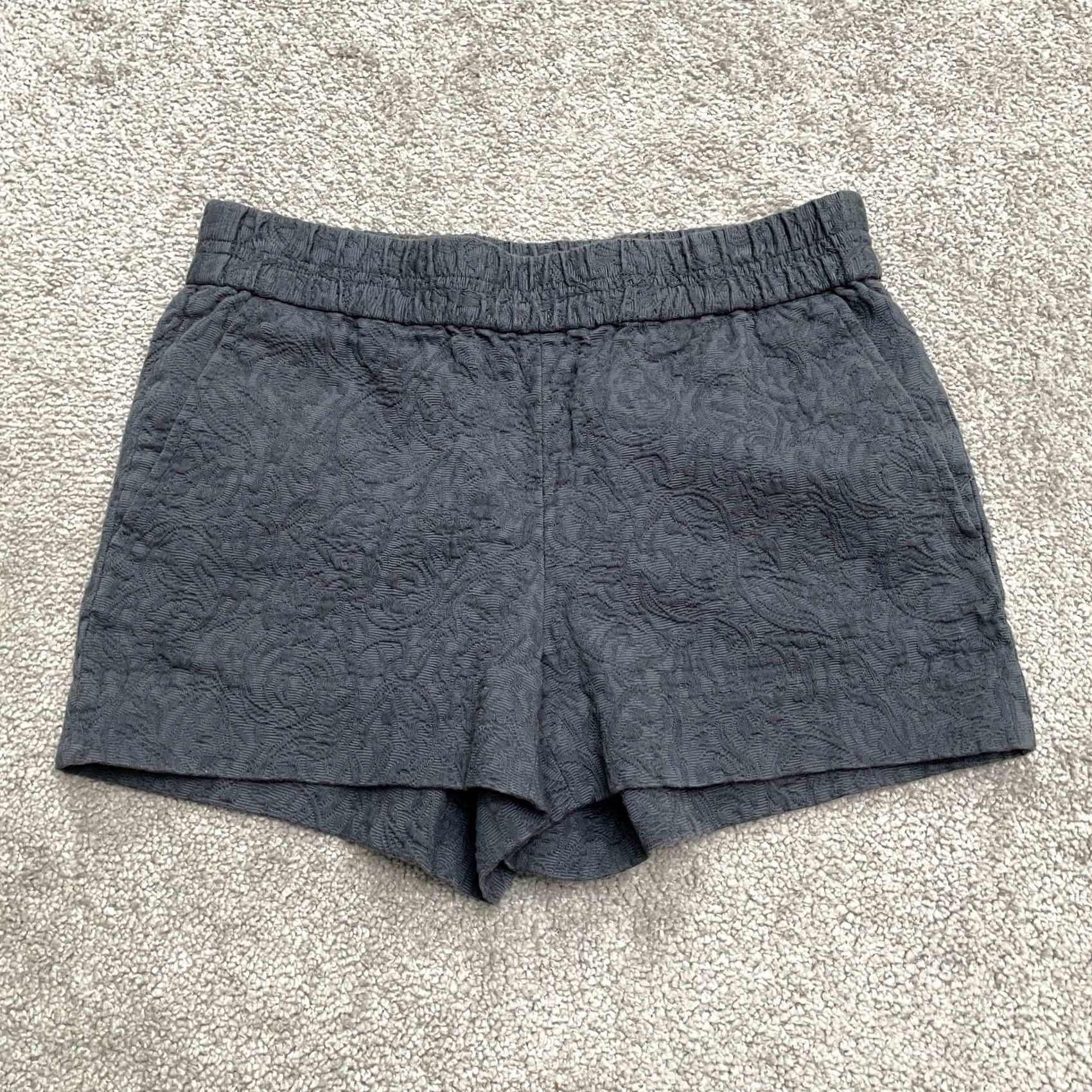 J.Crew J.CREW Jacquard Floral Embroidered Casual Shorts Womens 00 Gray Elastic Waist 3" Inseam Vintage No Size 24" / US 00 / IT 34 - 2 Thumbnail