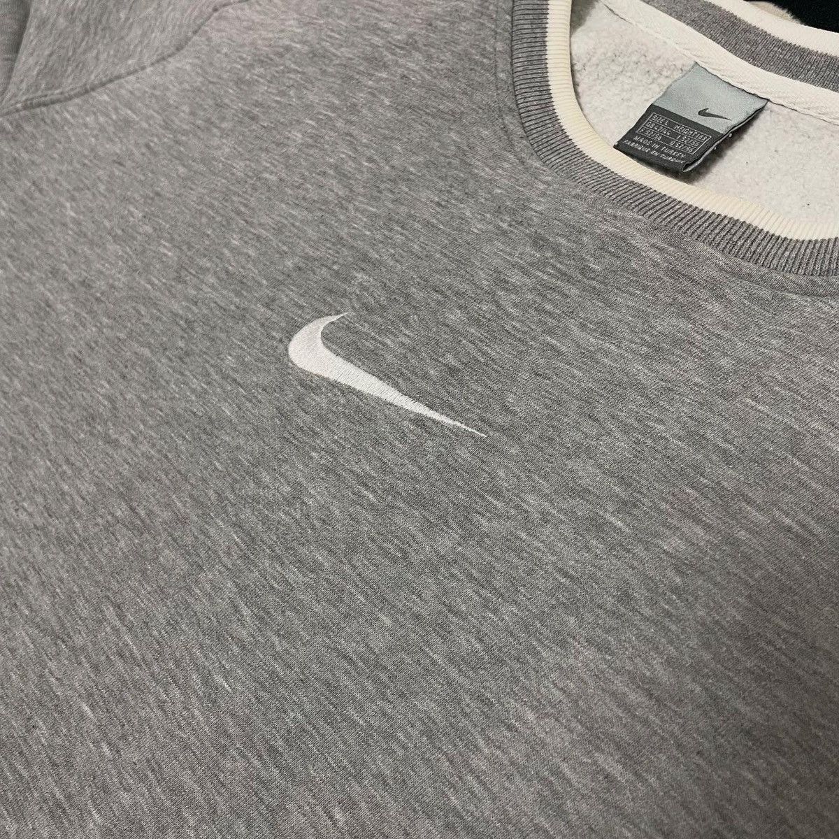 Nike VINTAGE NIKE SWEATSHIRT CENTER LOGO SWOOSH FADED 90s Size US L / EU 52-54 / 3 - 4 Thumbnail
