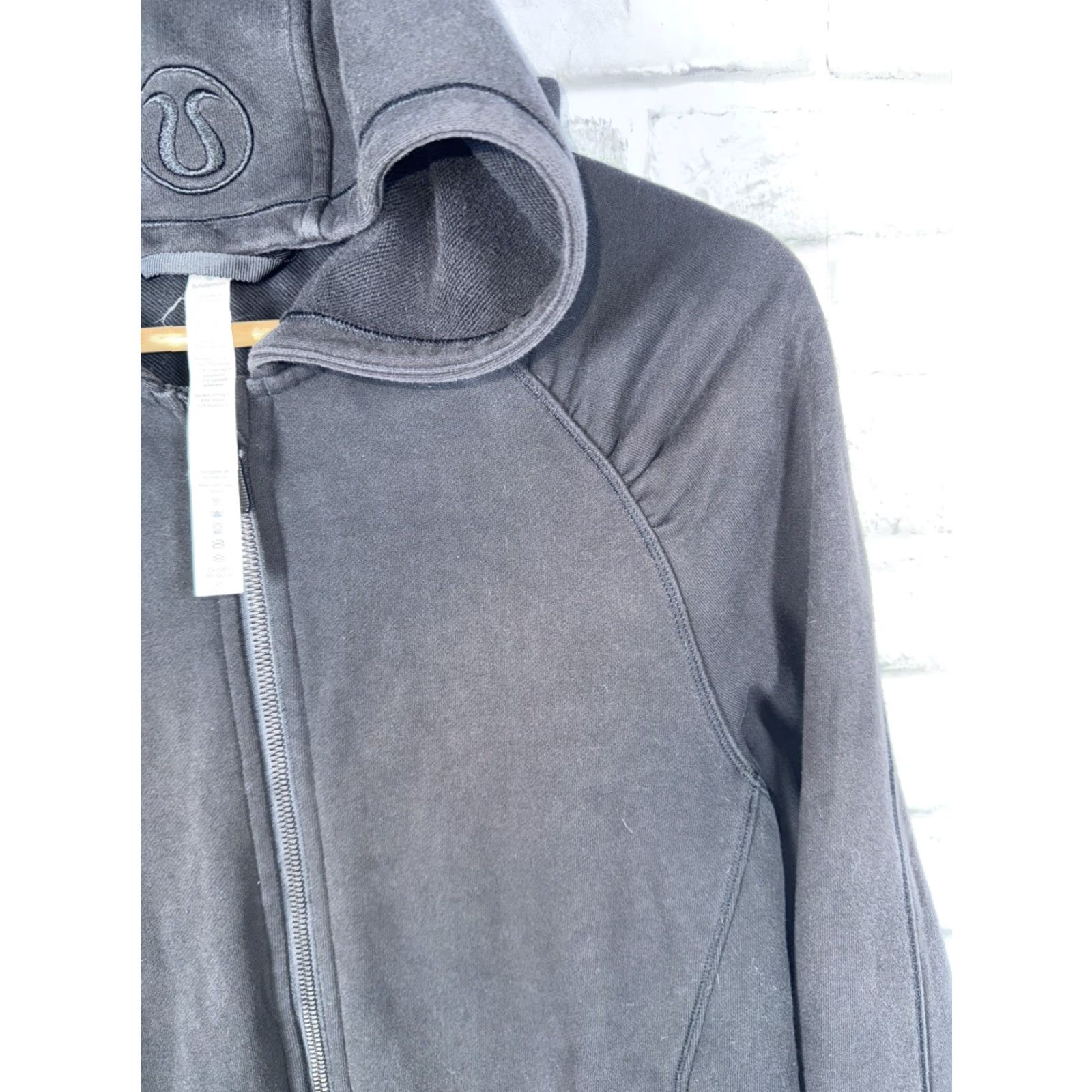 Lululemon LULULEMON Black Full Zip Hoodie Jacket Womens 10 Black Full Zip Hoodie Jacket Women 10 Size L / US 10 / IT 46 - 4 Thumbnail