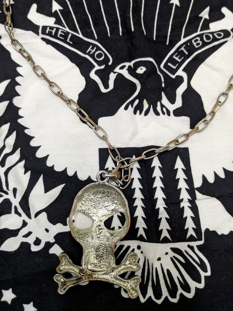 Sterling Silver RARE SKULL AND CROSSBONE SILVER NECKLACE Size ONE SIZE - 2 Thumbnail