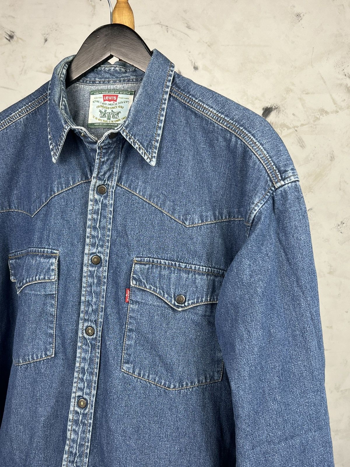 Levi's Vintage Levi’s Denim Shirt Size L - XL Size US XL / EU 56 / 4 - 2 Thumbnail