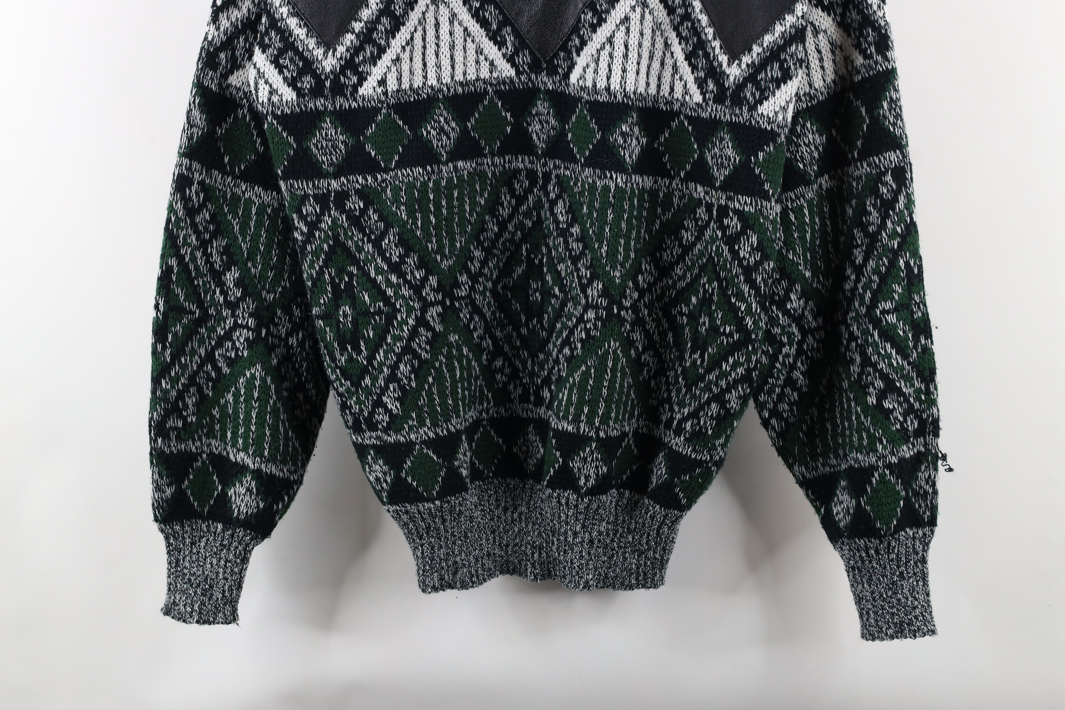 Vintage Vintage 90s Coogi Style Leather Trim Knit Dad Sweater Size US S / EU 44-46 / 1 - 3 Thumbnail