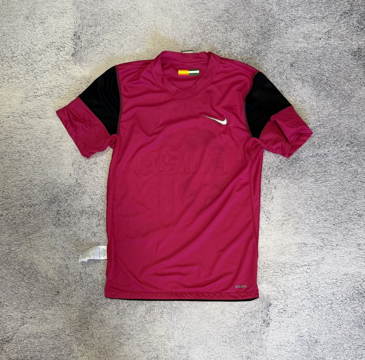 Nike Nike Malaga 2011 2012 Away Jersey Apono 10 Pink UNESCO LFP S Size US S / EU 44-46 / 1 - 13 Thumbnail