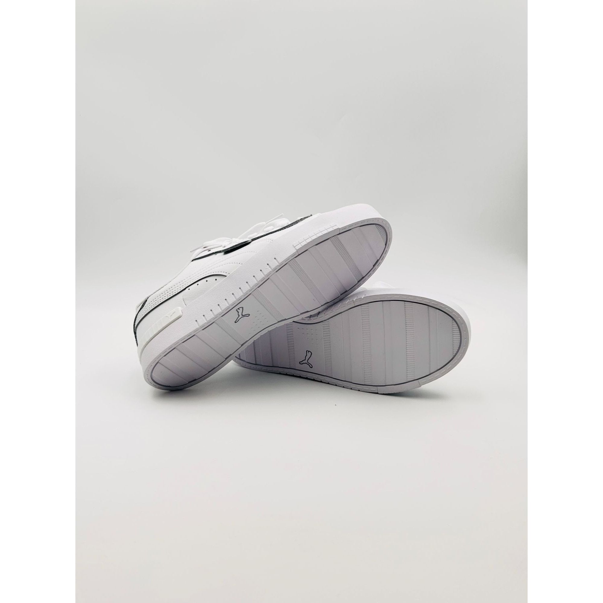 Puma Puma Court Sneaker Women US 8.5 White Leather Platform Casua Size US 8.5 / IT 38.5 - 6 Thumbnail