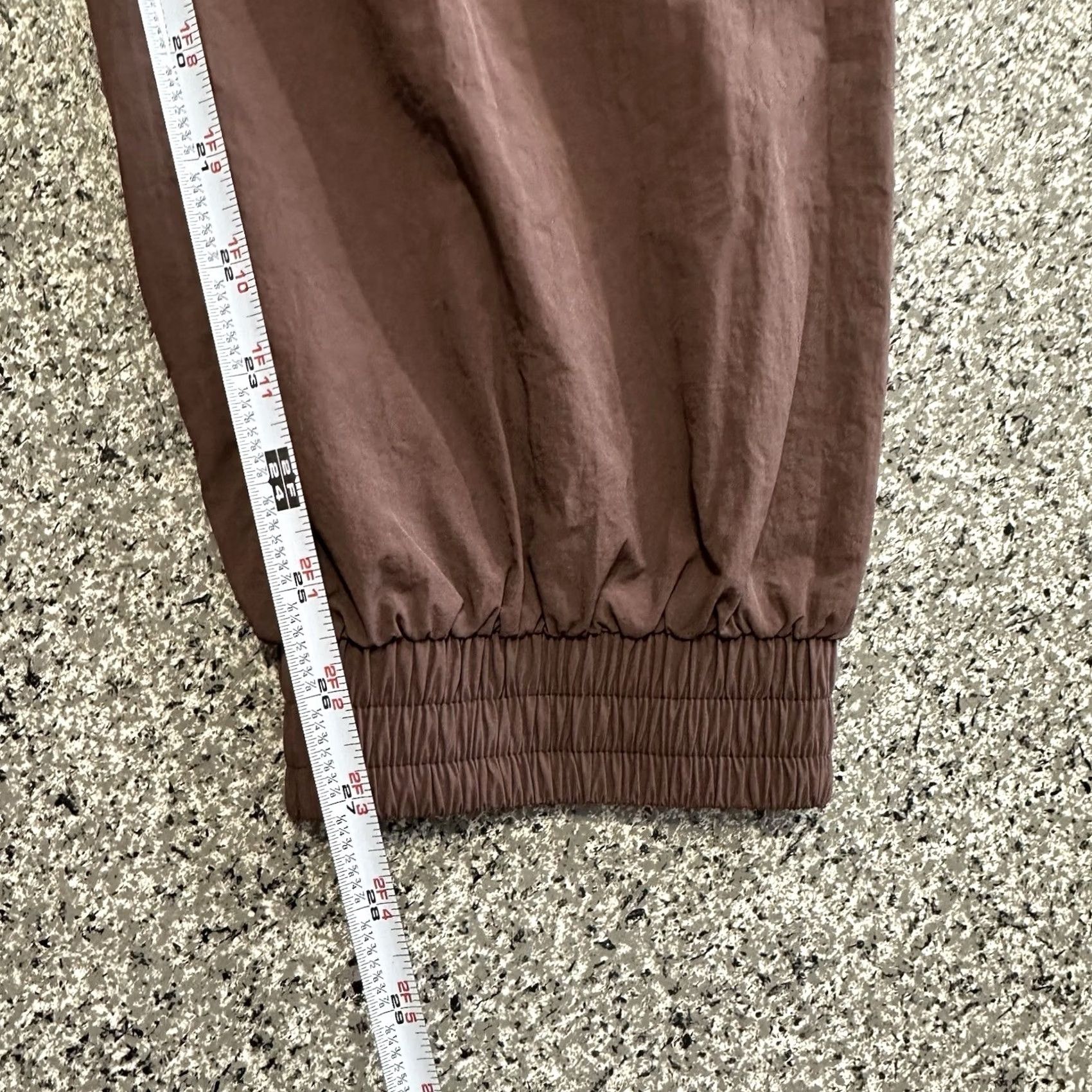 Onia Onia Jogger Pants Womens XL Brown Deep Taupe Nylon Tapered Drawstring Activewear Size 40" / US 18 - 8 Thumbnail