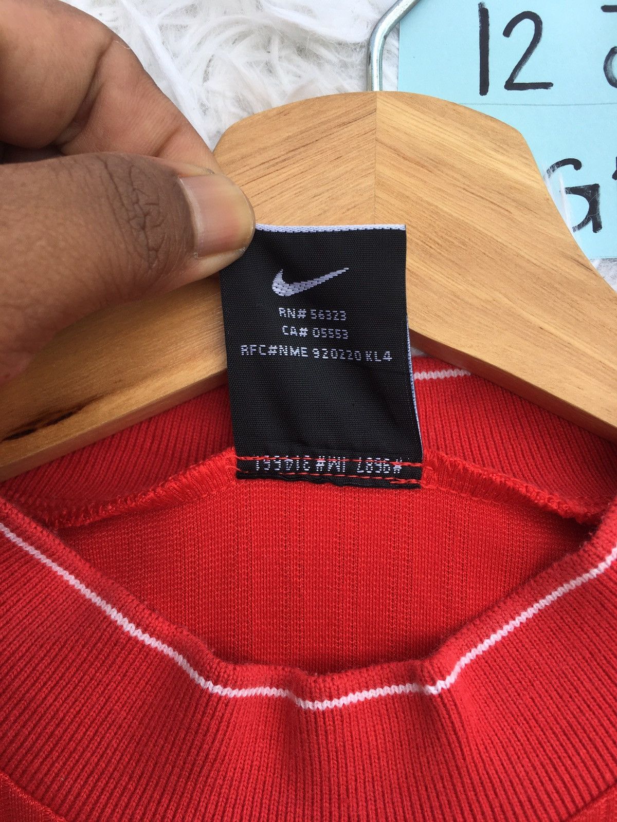 Nike Rare Vintage Nike Swoosh Logo Tshirt Size US L / EU 52-54 / 3 - 10 Thumbnail
