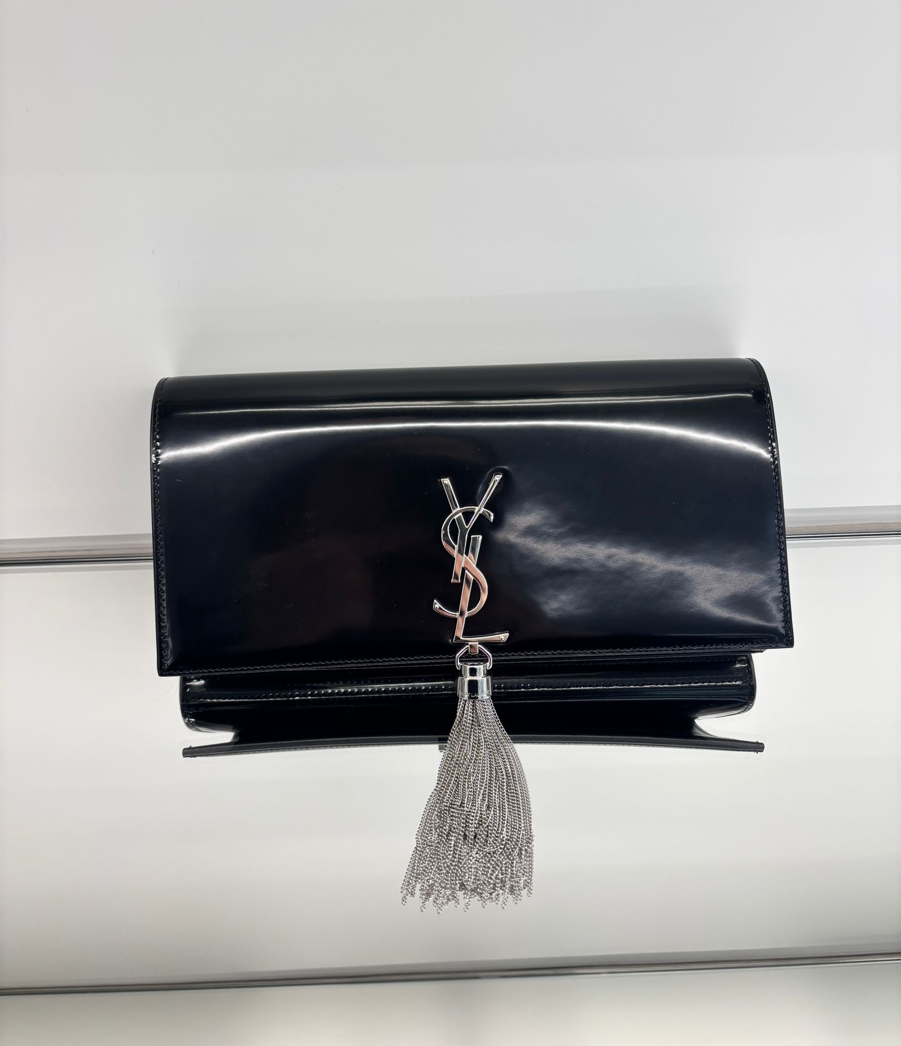 Saint Laurent Paris o1tp1o0125 Size: OS/Kate Clutch in Black Size ONE SIZE - 1 Preview