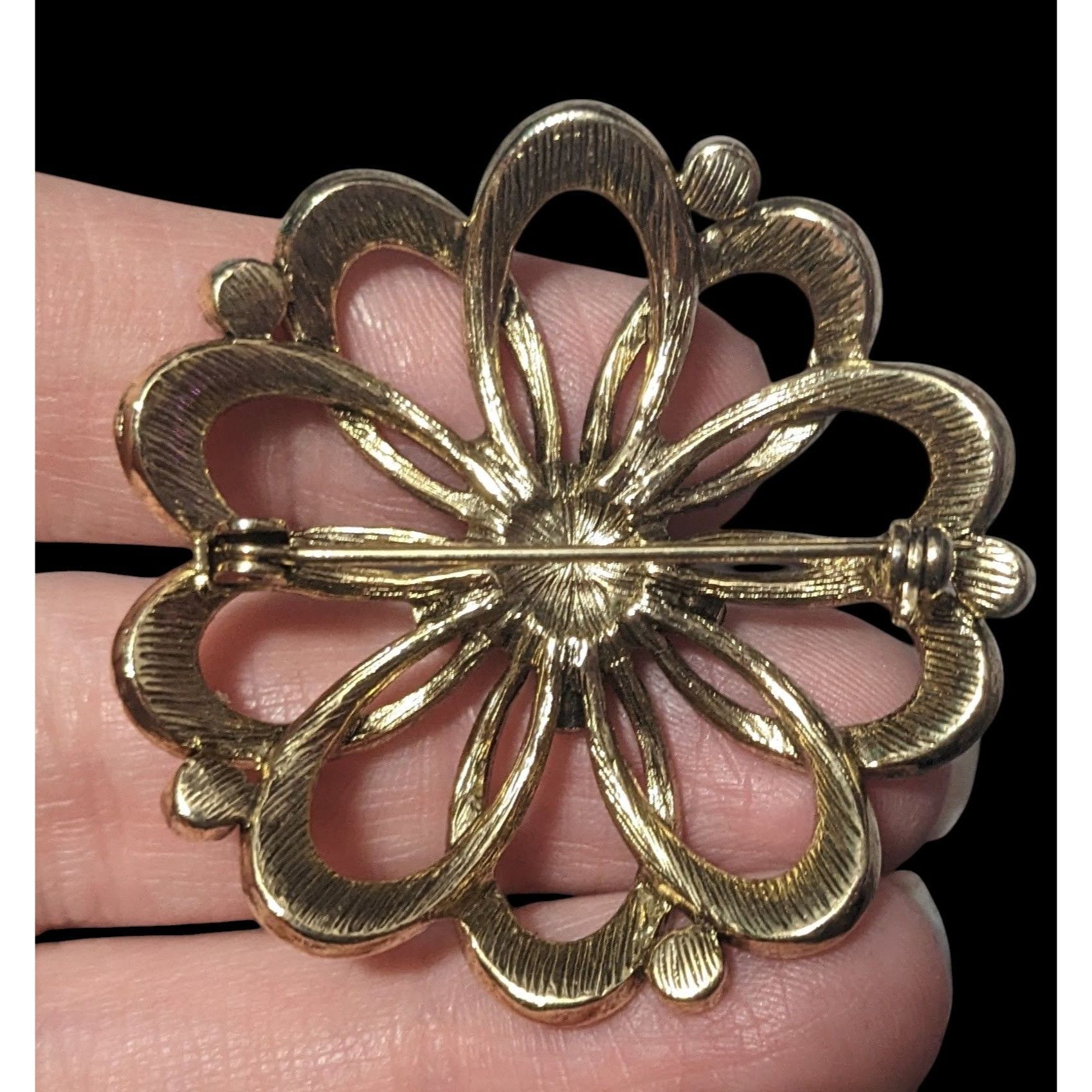 Other Vintage Whimsical Gold Tone Purple Gemmed Flower Brooch Size ONE SIZE - 4 Thumbnail