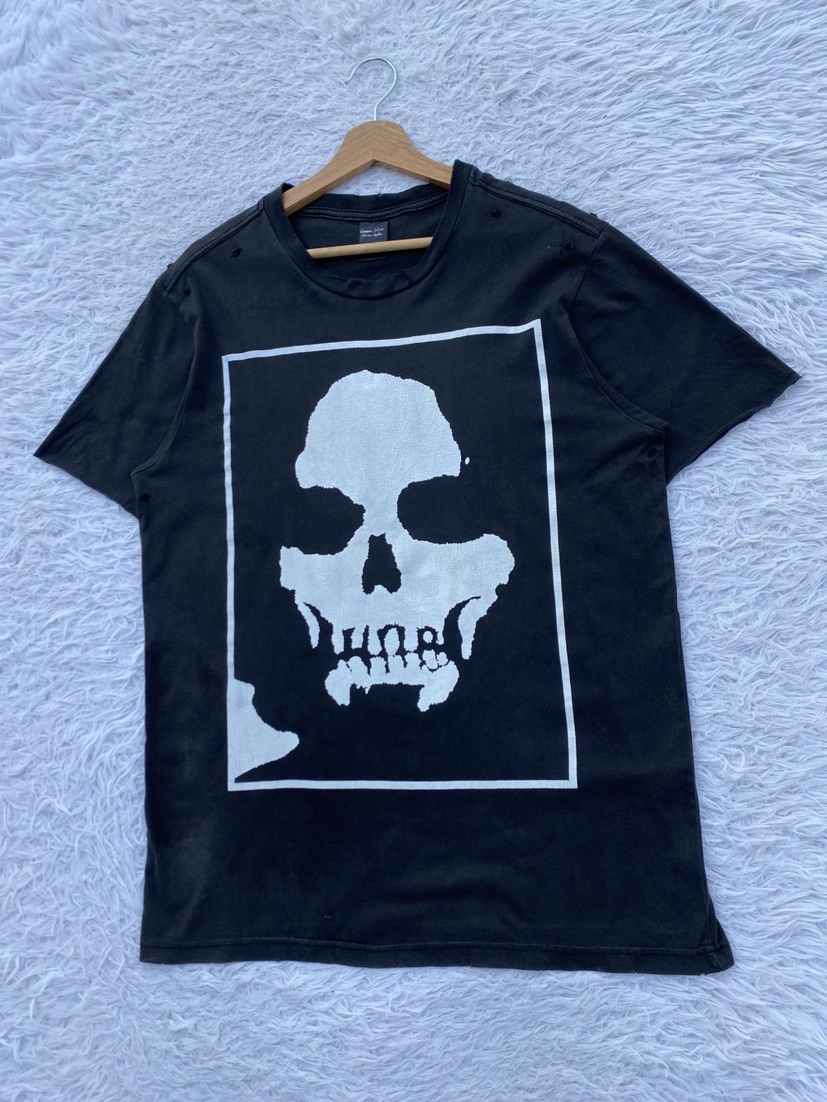 Vintage Rare Vintage Charles Manson Skulls by Number Nine Tshirt Size US L / EU 52-54 / 3 - 3 Thumbnail