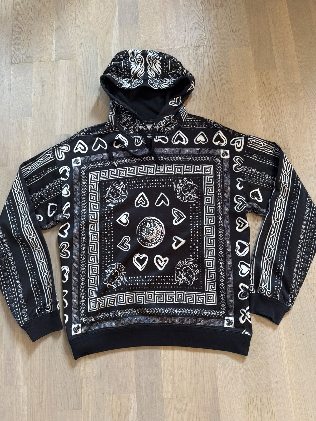 Versace VERSACE hoodie study REAL TAPE MEASUREMENTS IN PHOTOS PROPE Size US S / EU 44-46 / 1 - 3 Thumbnail